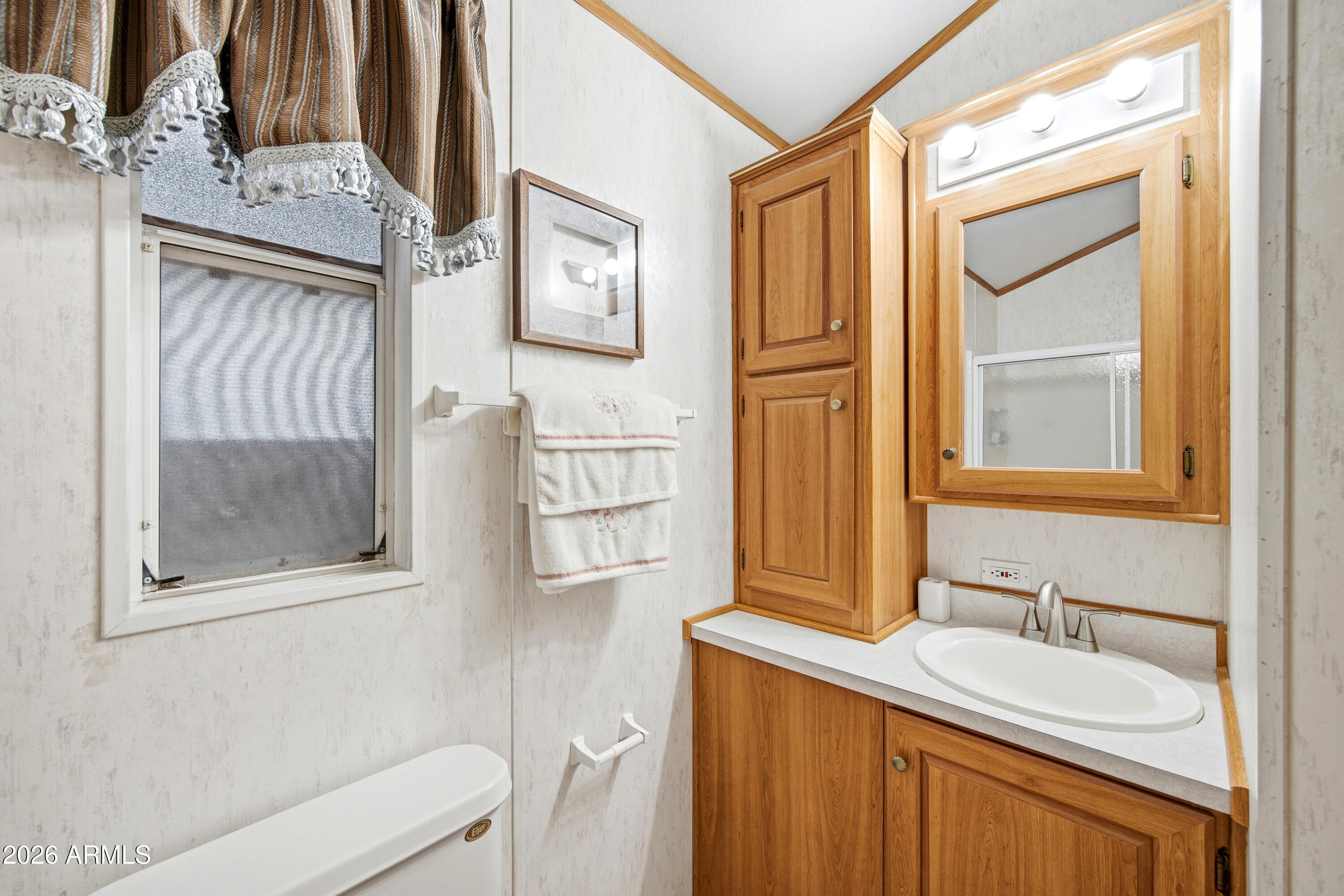 107 E MARICOPA Boulevard