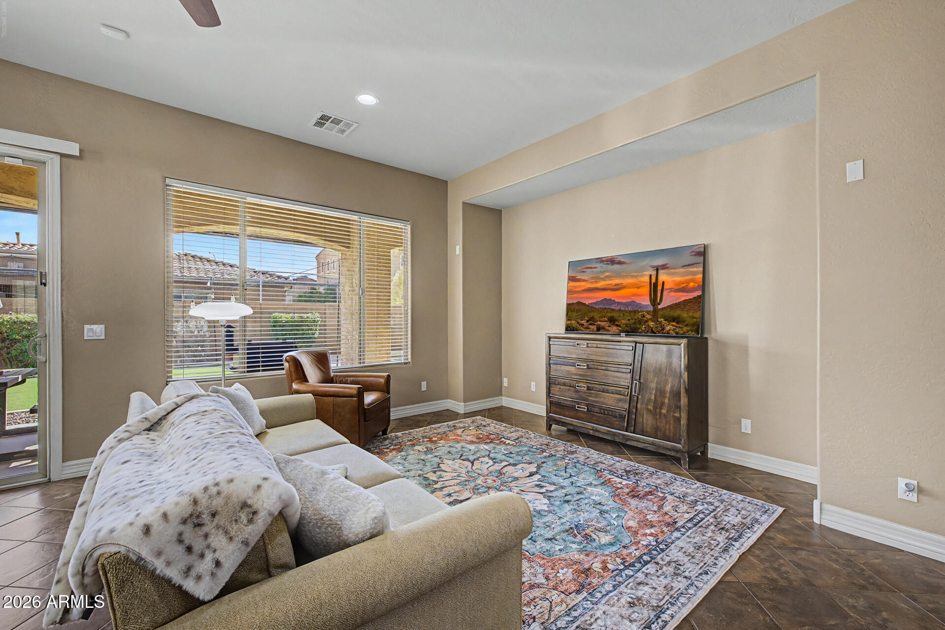 2637 E DOGWOOD Drive