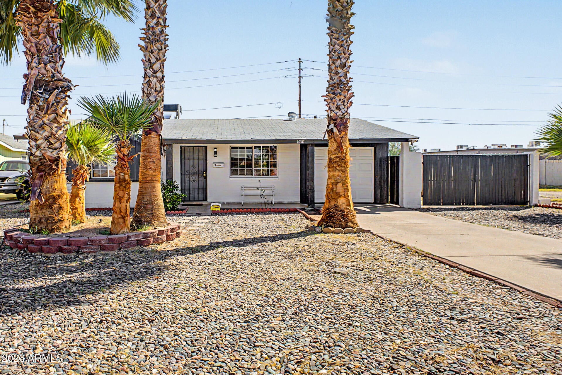 2045 W CHOLLA Street