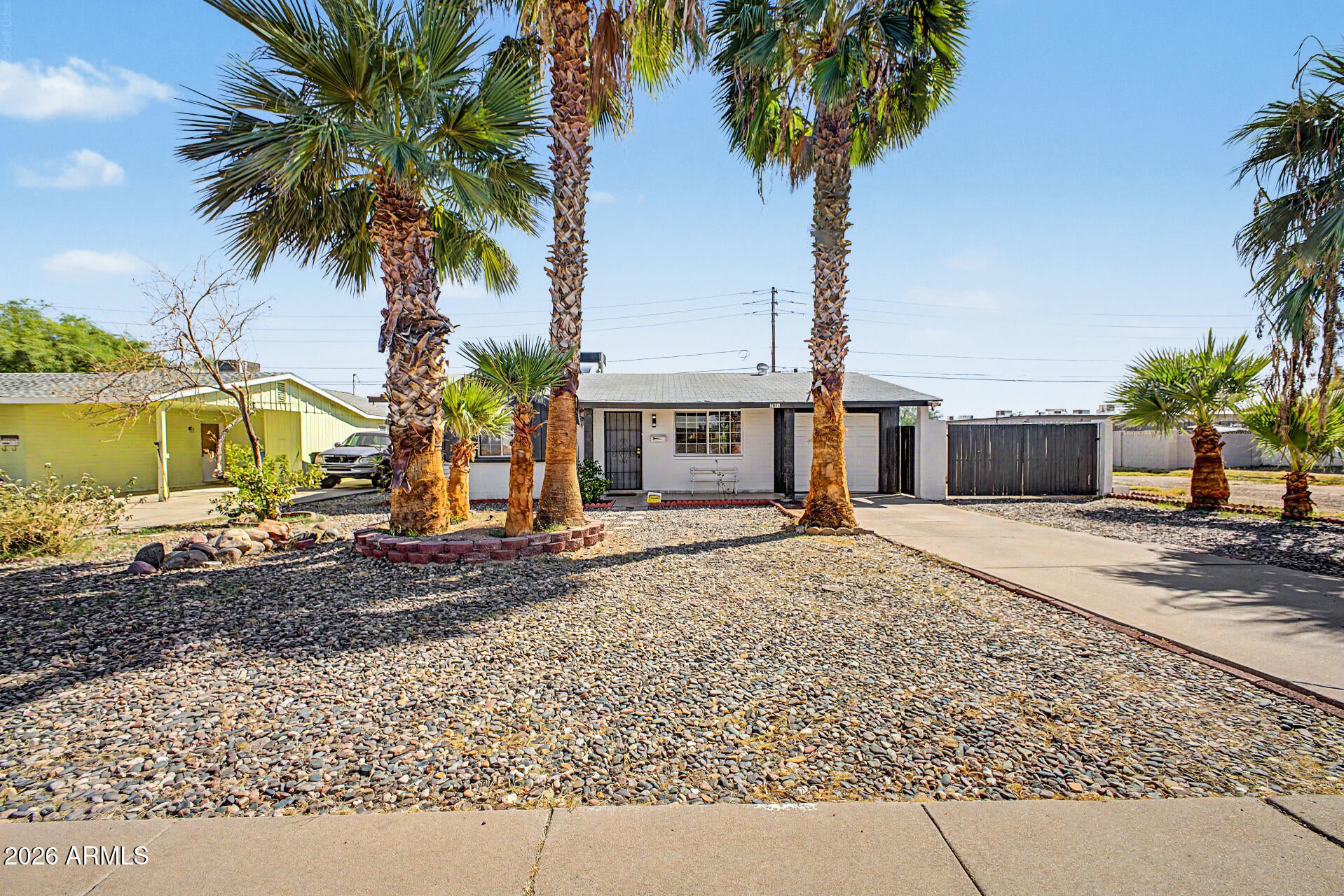 2045 W CHOLLA Street