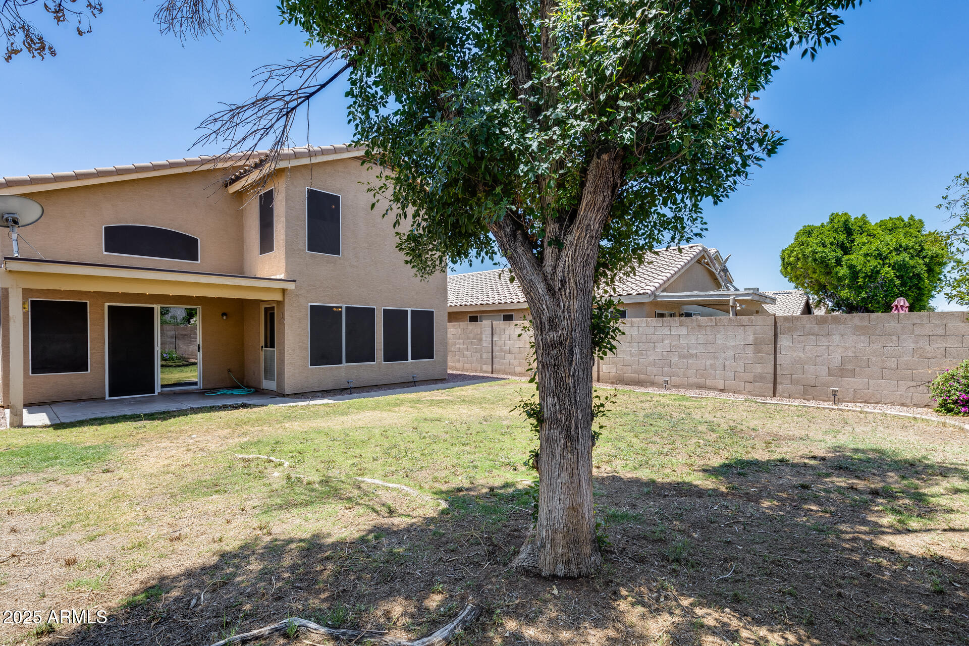 4948 W WIKIEUP Lane