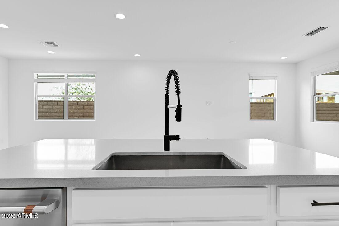 16940 W THURMAN Drive