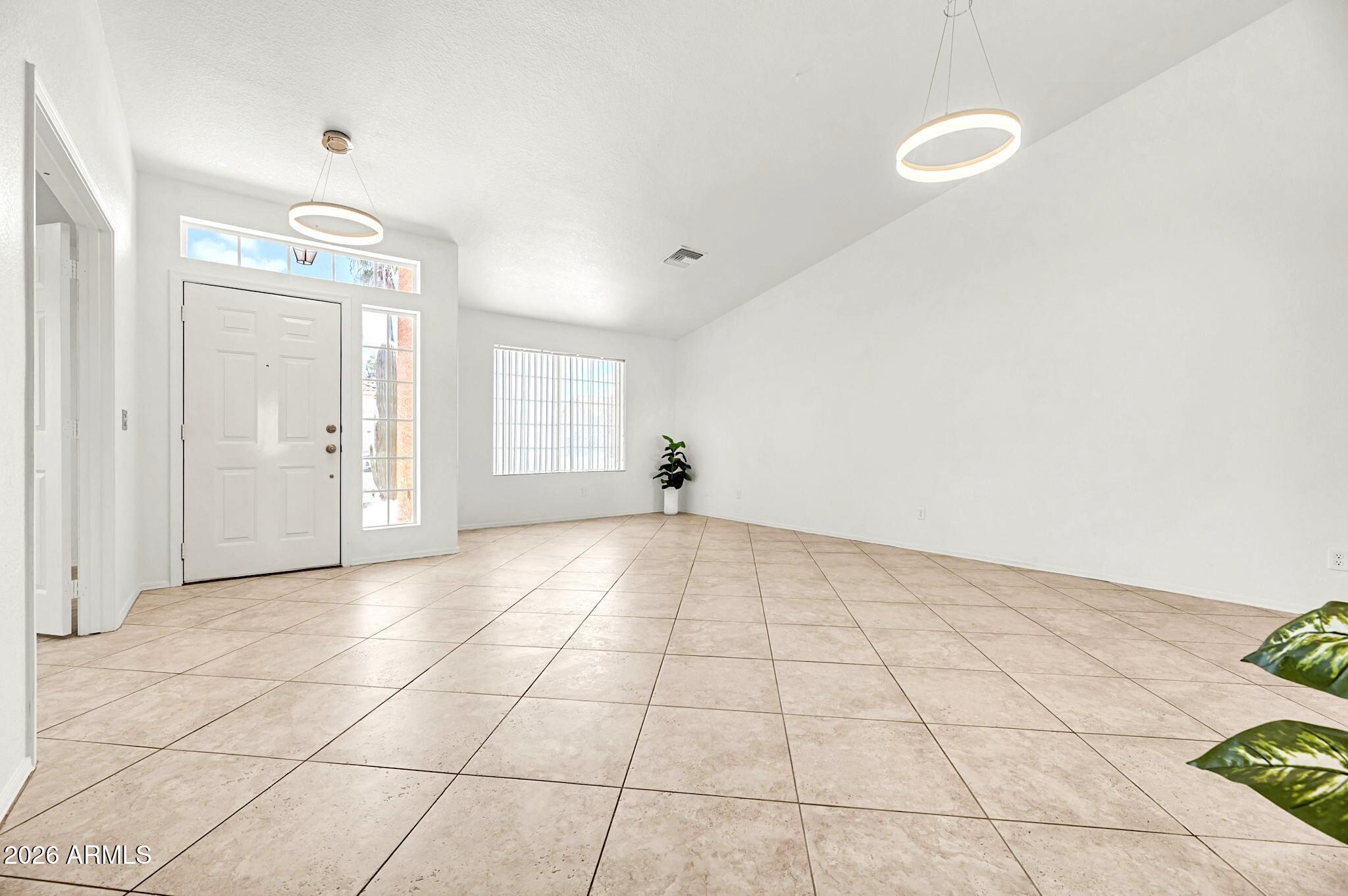 2922 E HERMOSA VISTA Drive