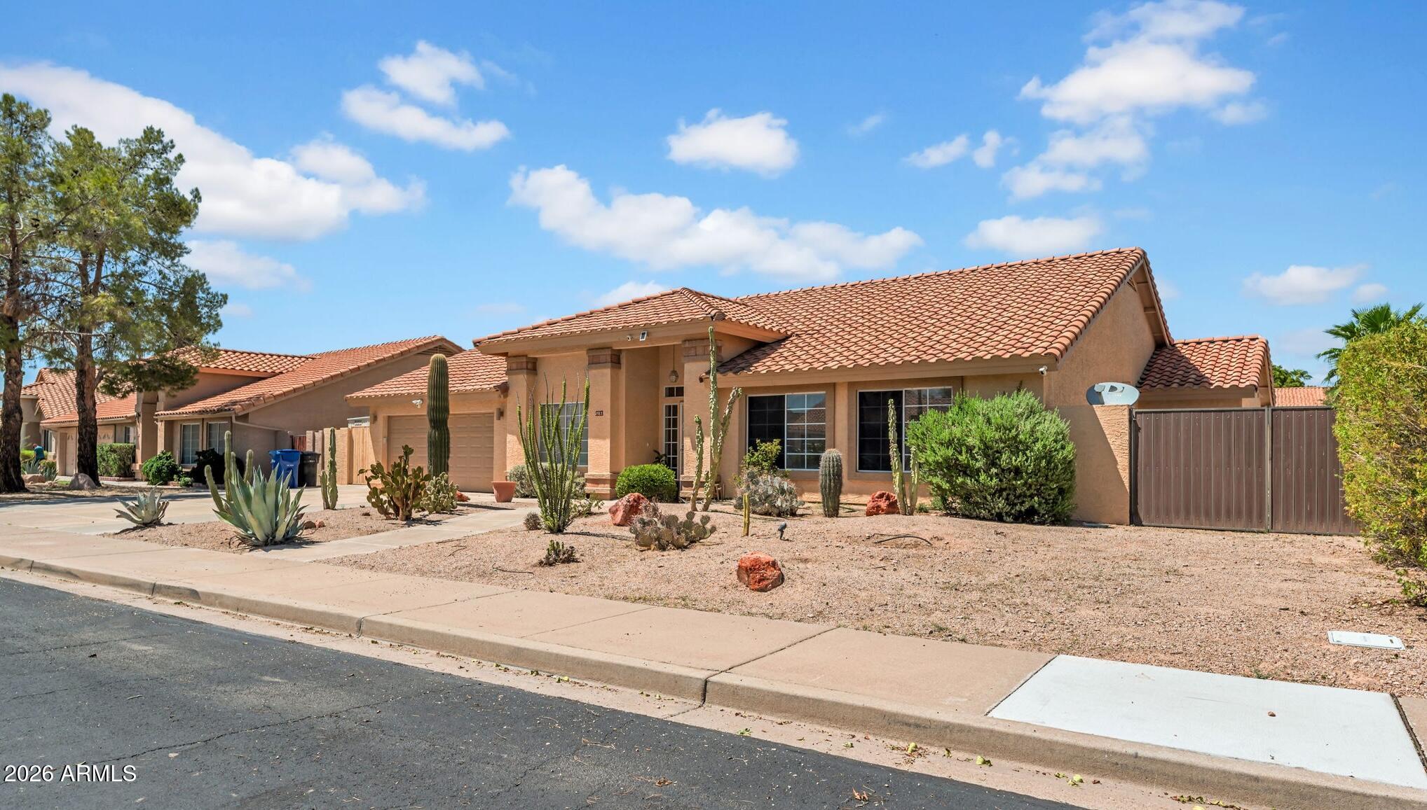 2922 E HERMOSA VISTA Drive
