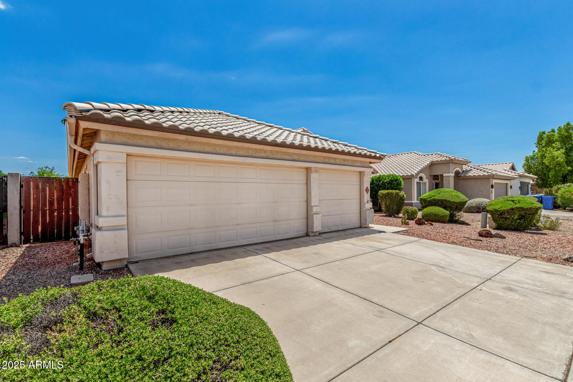 3129 E ORAIBI Drive