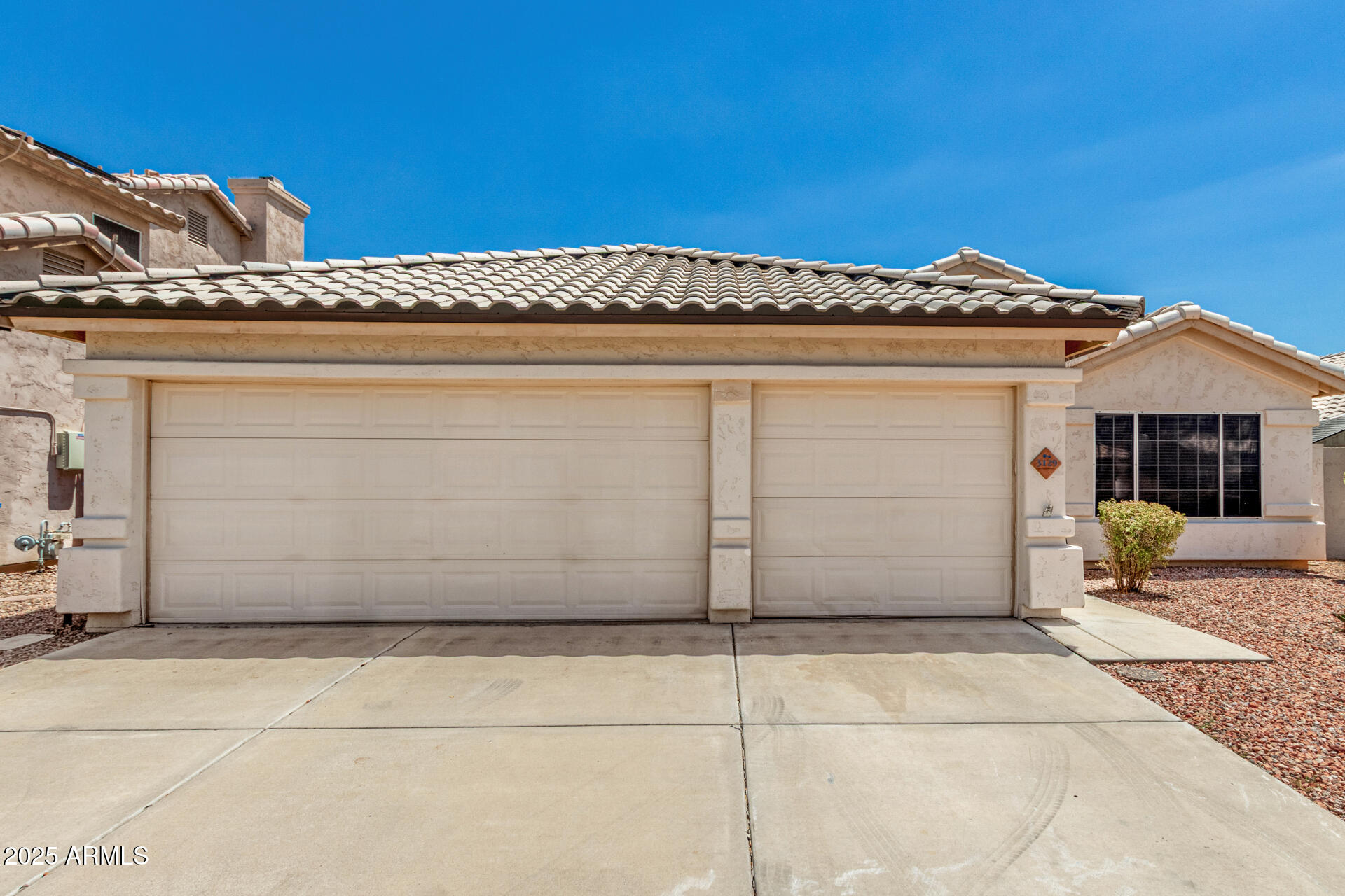 3129 E ORAIBI Drive