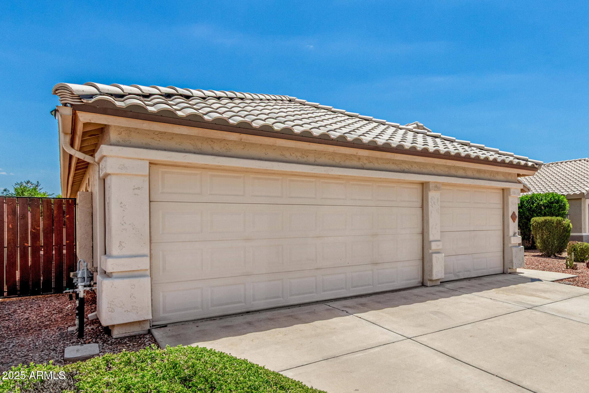 3129 E ORAIBI Drive