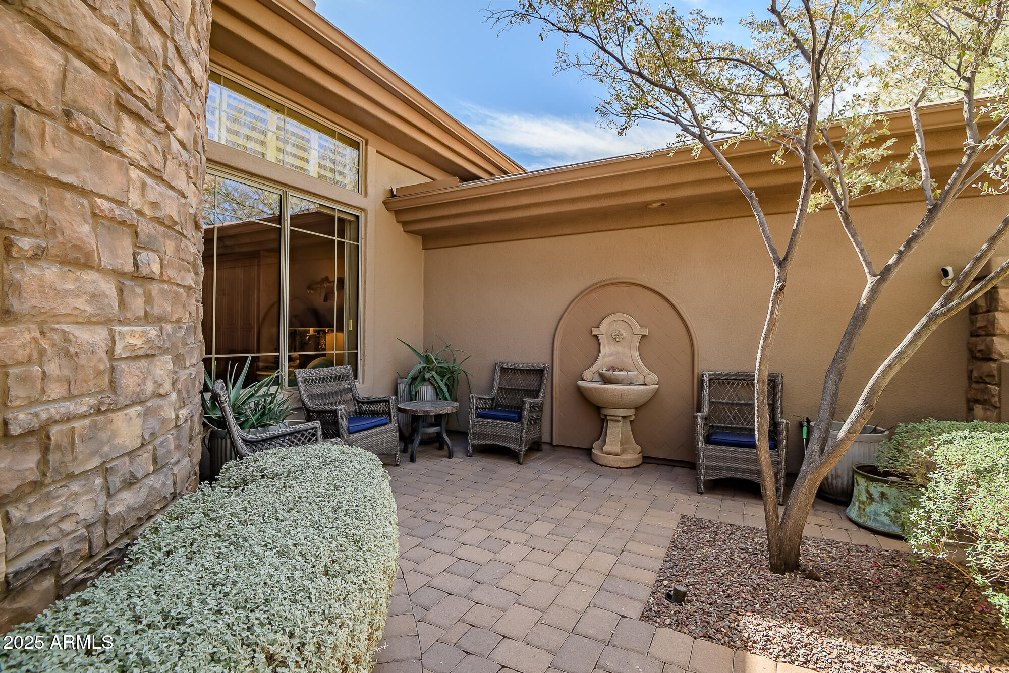 42211 N LONG COVE Way