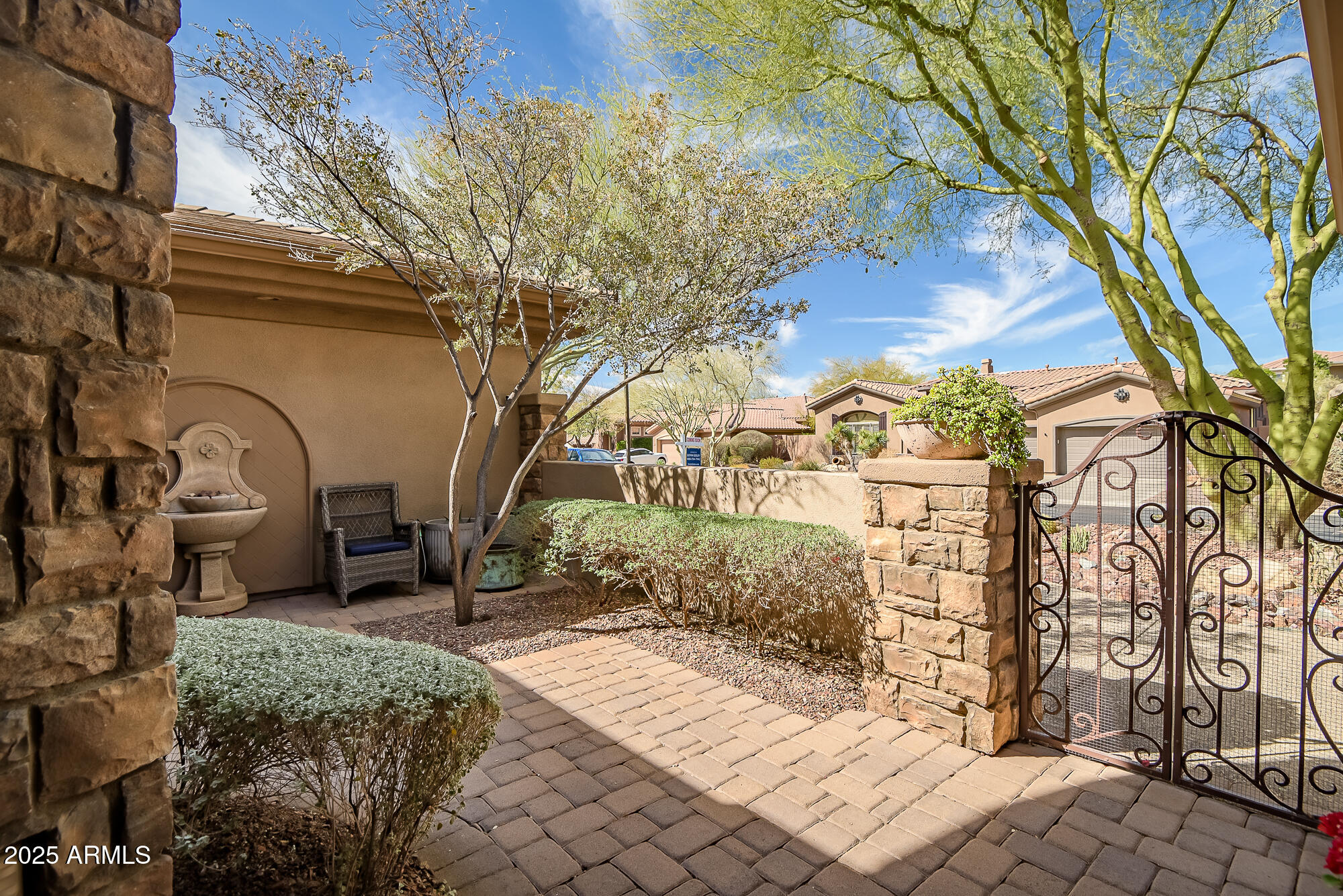 42211 N LONG COVE Way