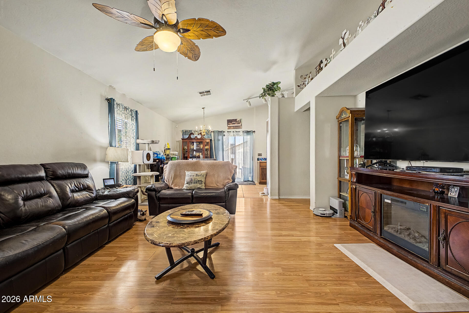 1520 W NANCY Lane