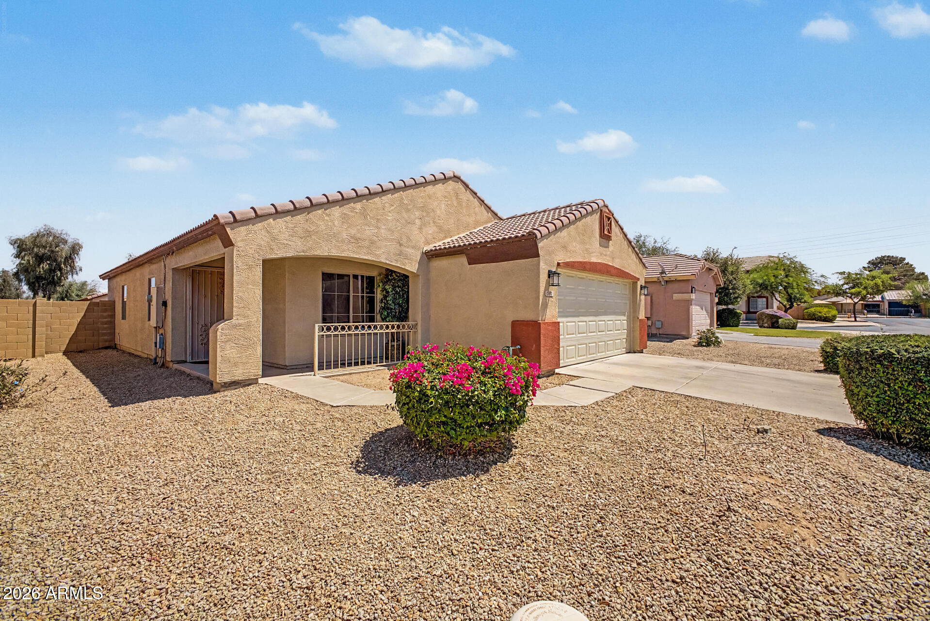 1520 W NANCY Lane