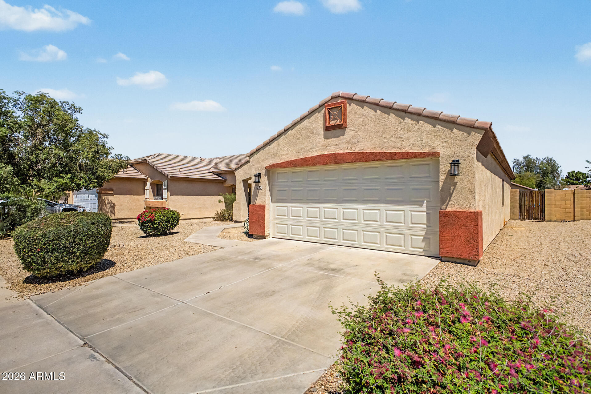 1520 W NANCY Lane