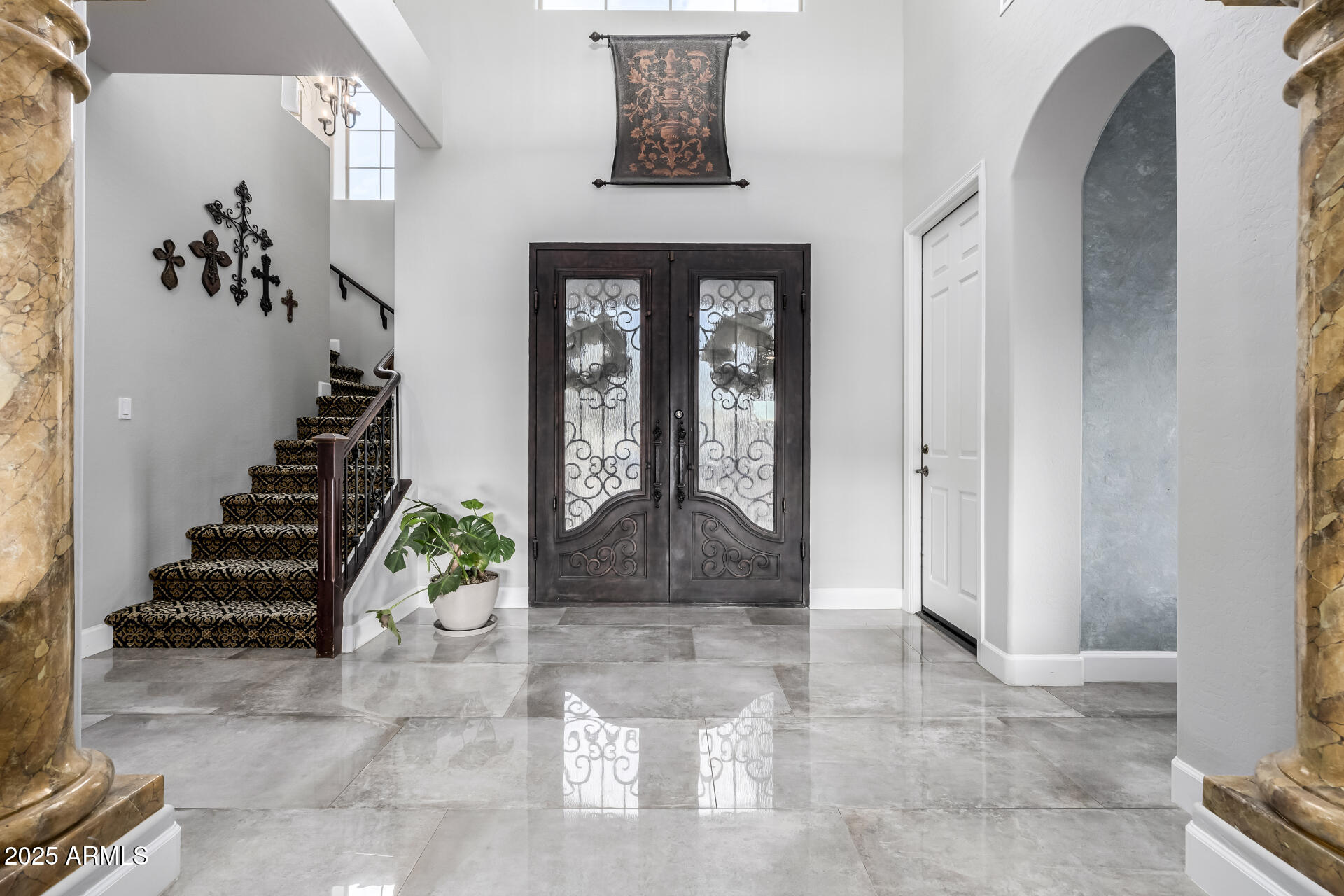 4543 S ROY ROGERS Way