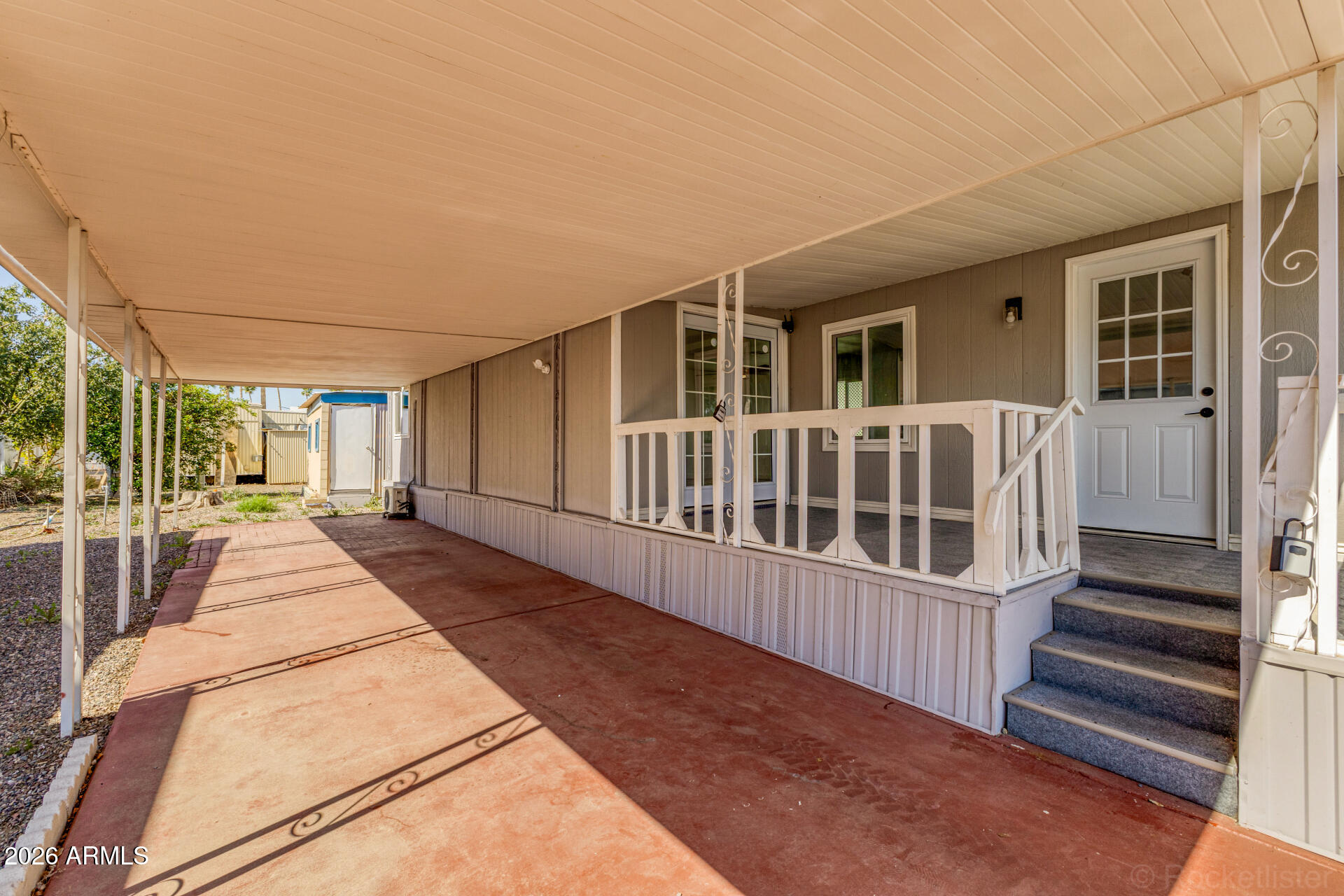 2050 W DUNLAP Avenue D52