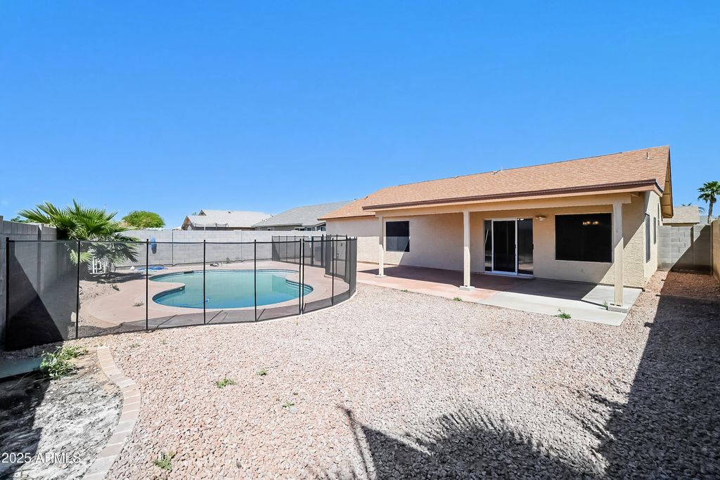 Photo of 1021 W Mesquite Avenue, Apache Junction, AZ 85120 (MLS # 6927528)