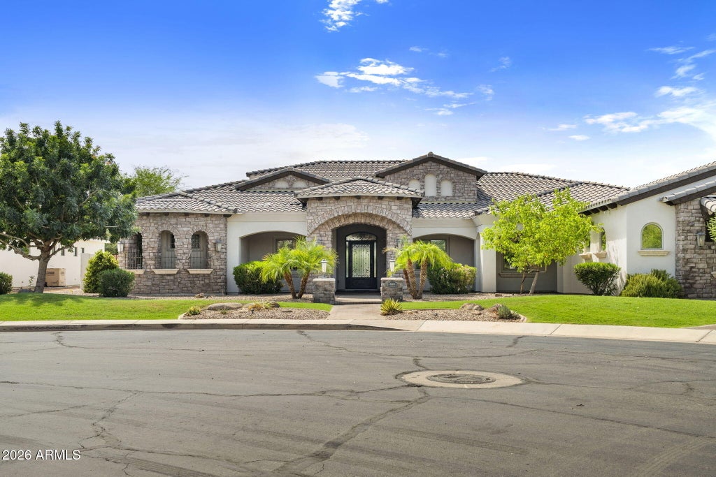 Photo of 5600 S Gemstone Drive, Chandler, AZ 85249 (MLS # 7073284)