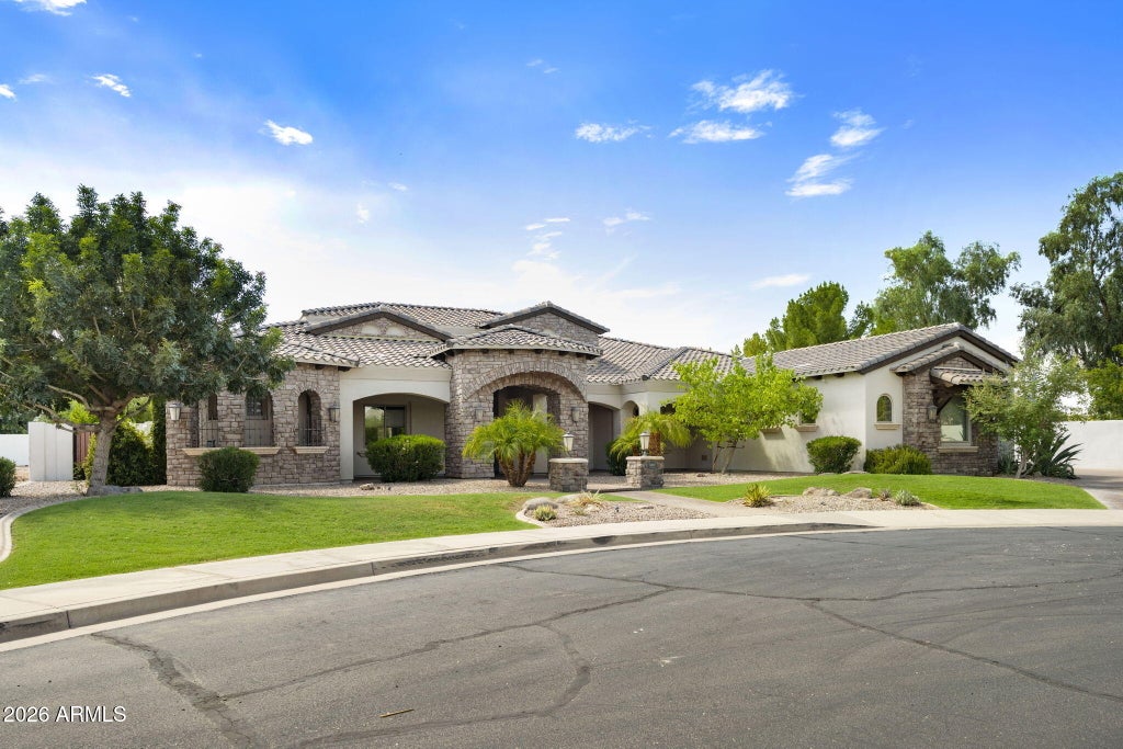 Photo of 5600 S Gemstone Drive, Chandler, AZ 85249 (MLS # 7073284)