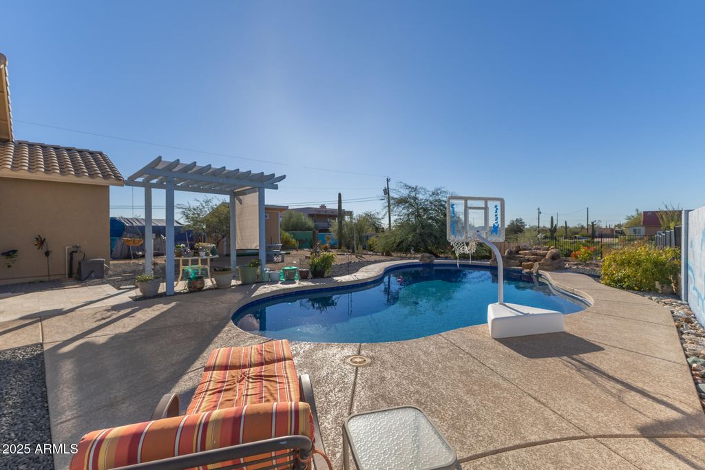 Photo of 614 N Tomahawk Road, Apache Junction, AZ 85119 (MLS # 6956353)