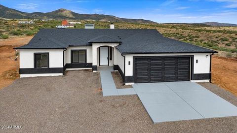 Single Family Residence in Dewey AZ 320 HOSS Road.jpg