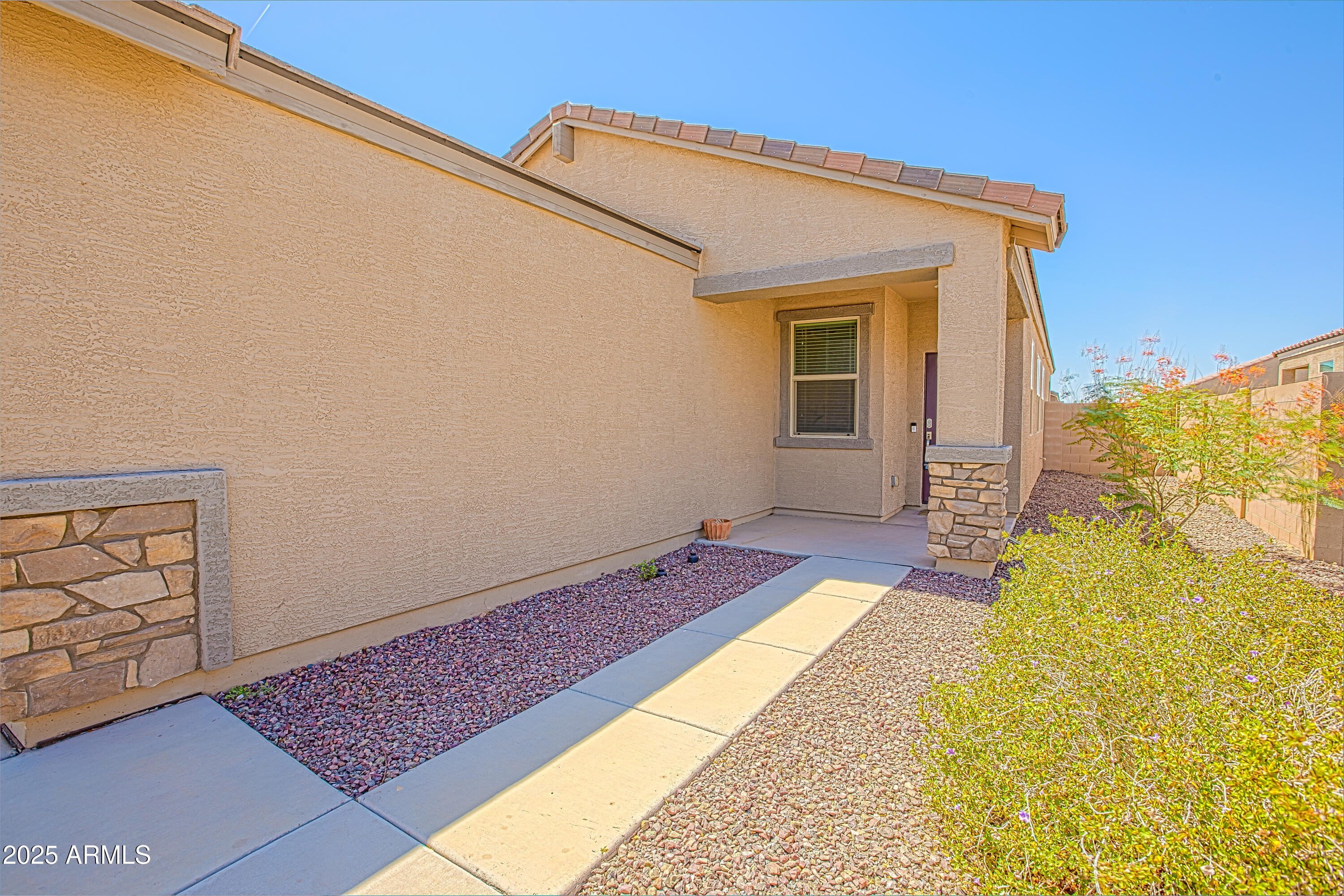 Homes 2 3611 E ARCHER Drive
