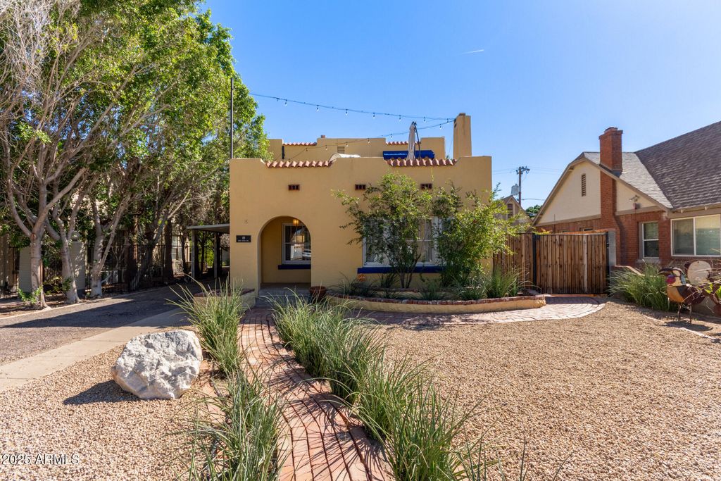 Photo of 49 W Lewis Avenue, Phoenix, AZ 85003 (MLS # 6927244)