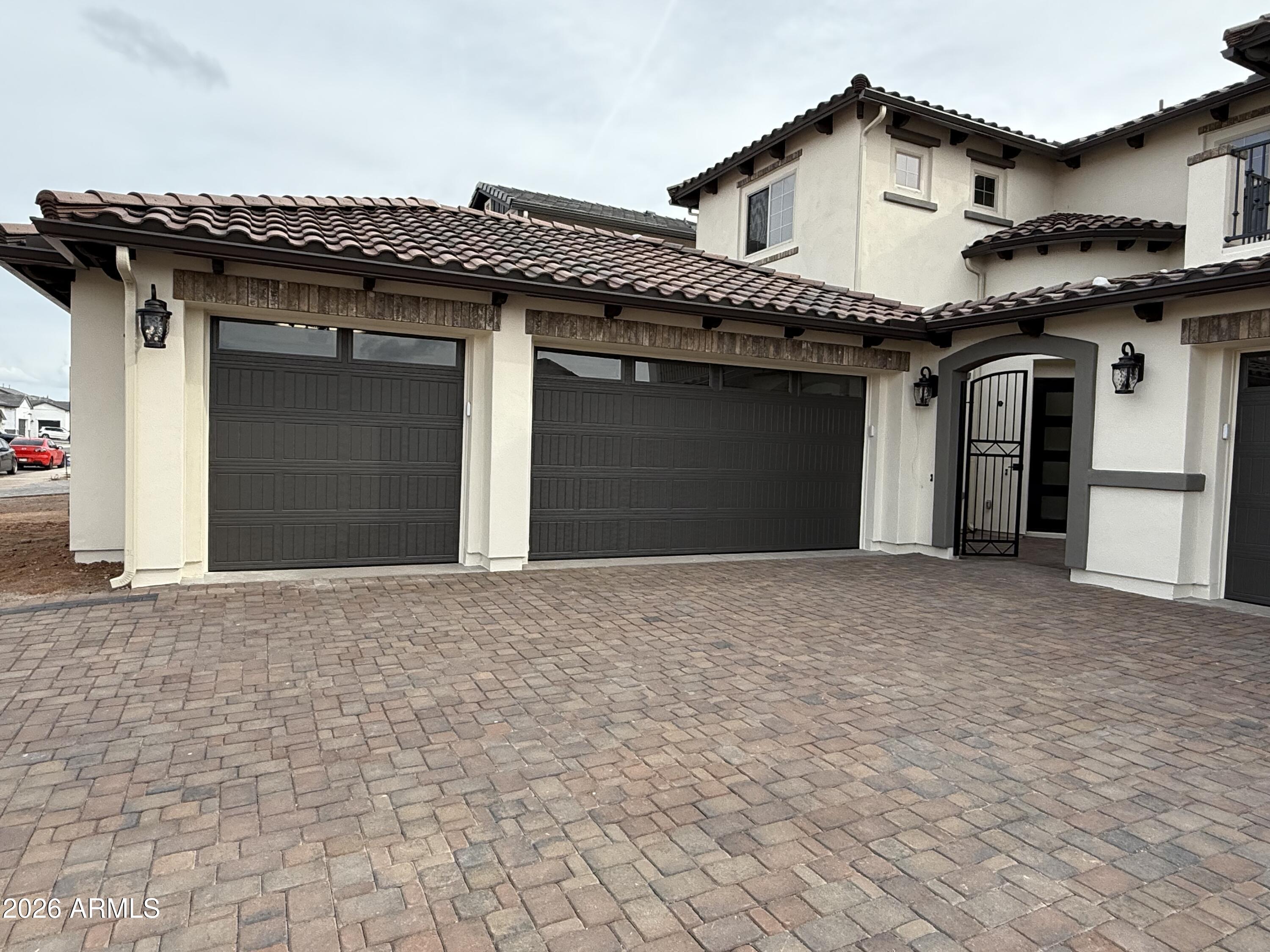 1081 E PEACH TREE Drive