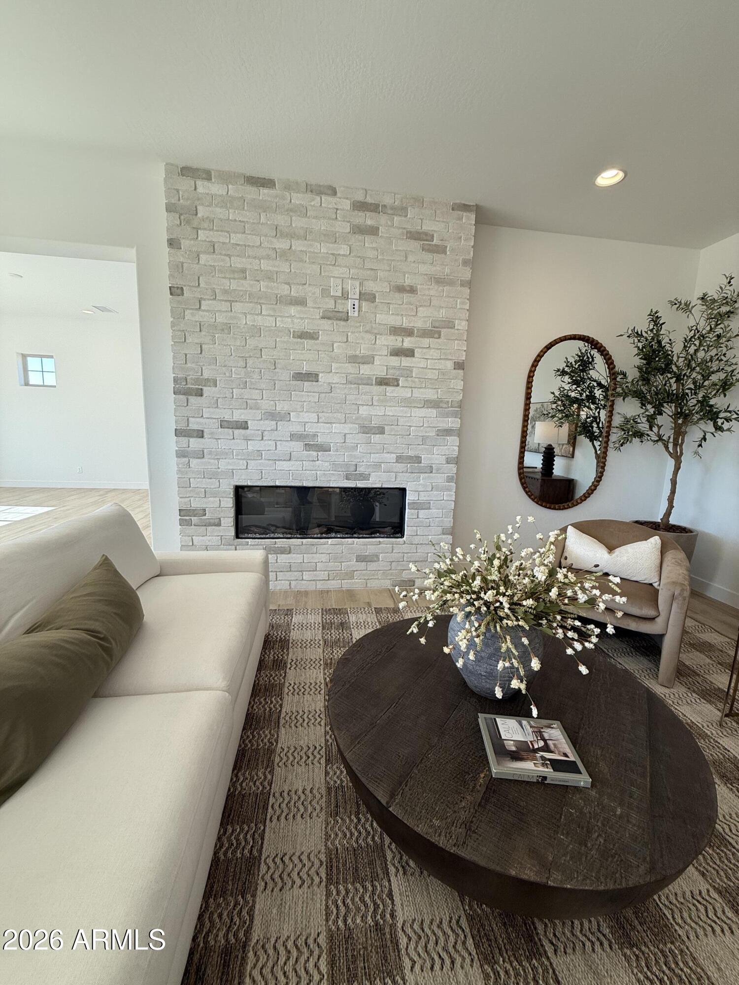 1081 E PEACH TREE Drive