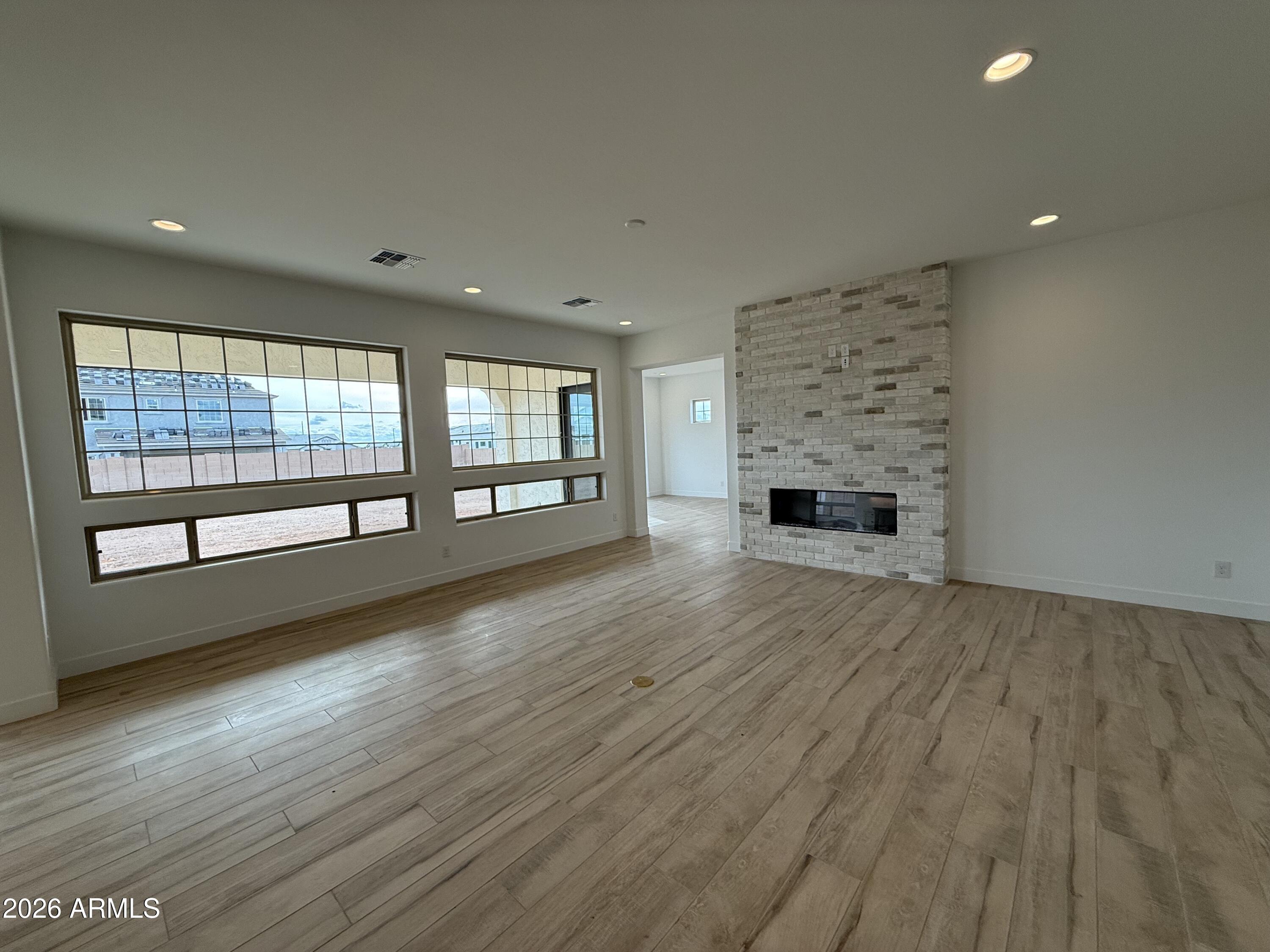 1081 E PEACH TREE Drive