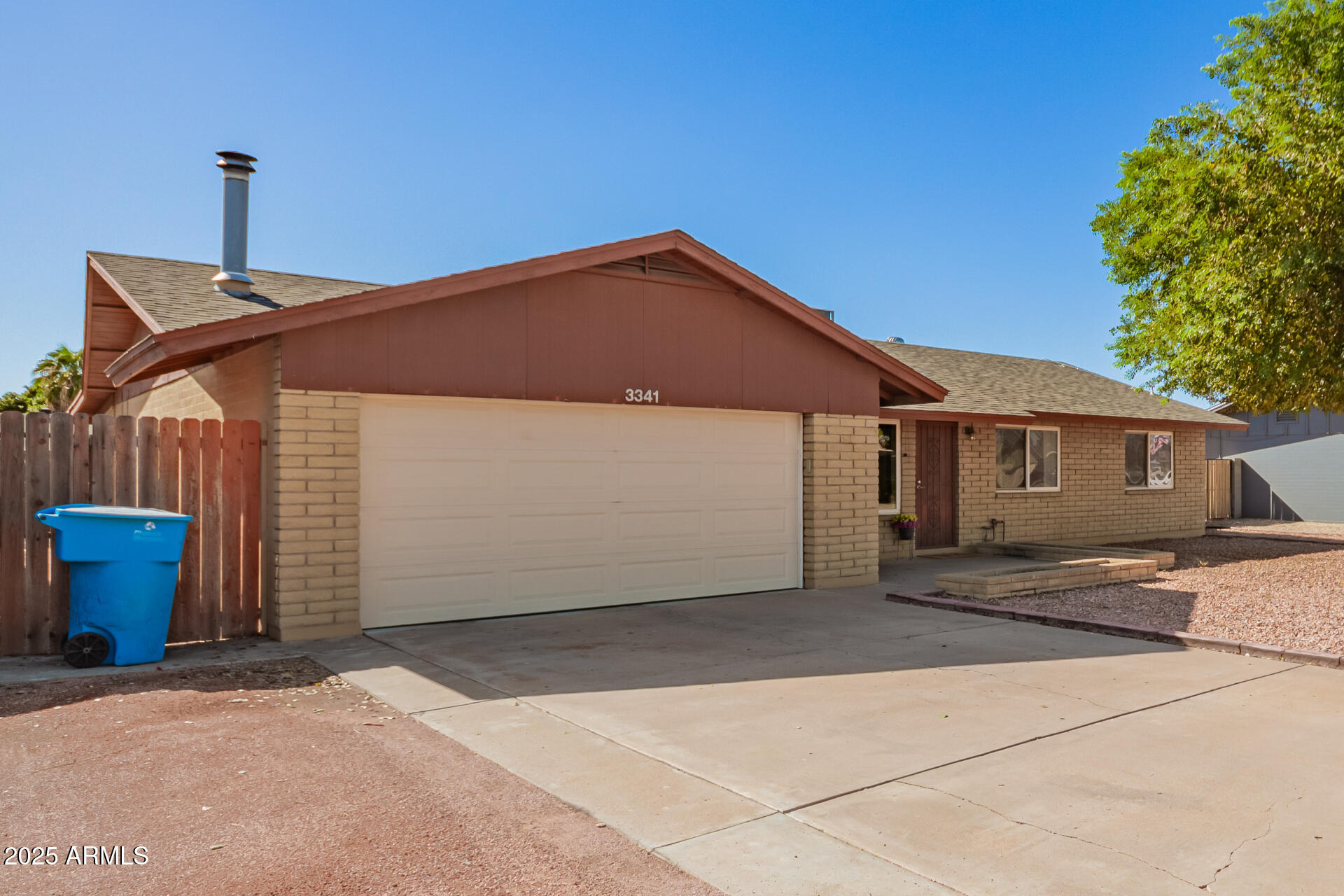 3341 W PERSHING Avenue