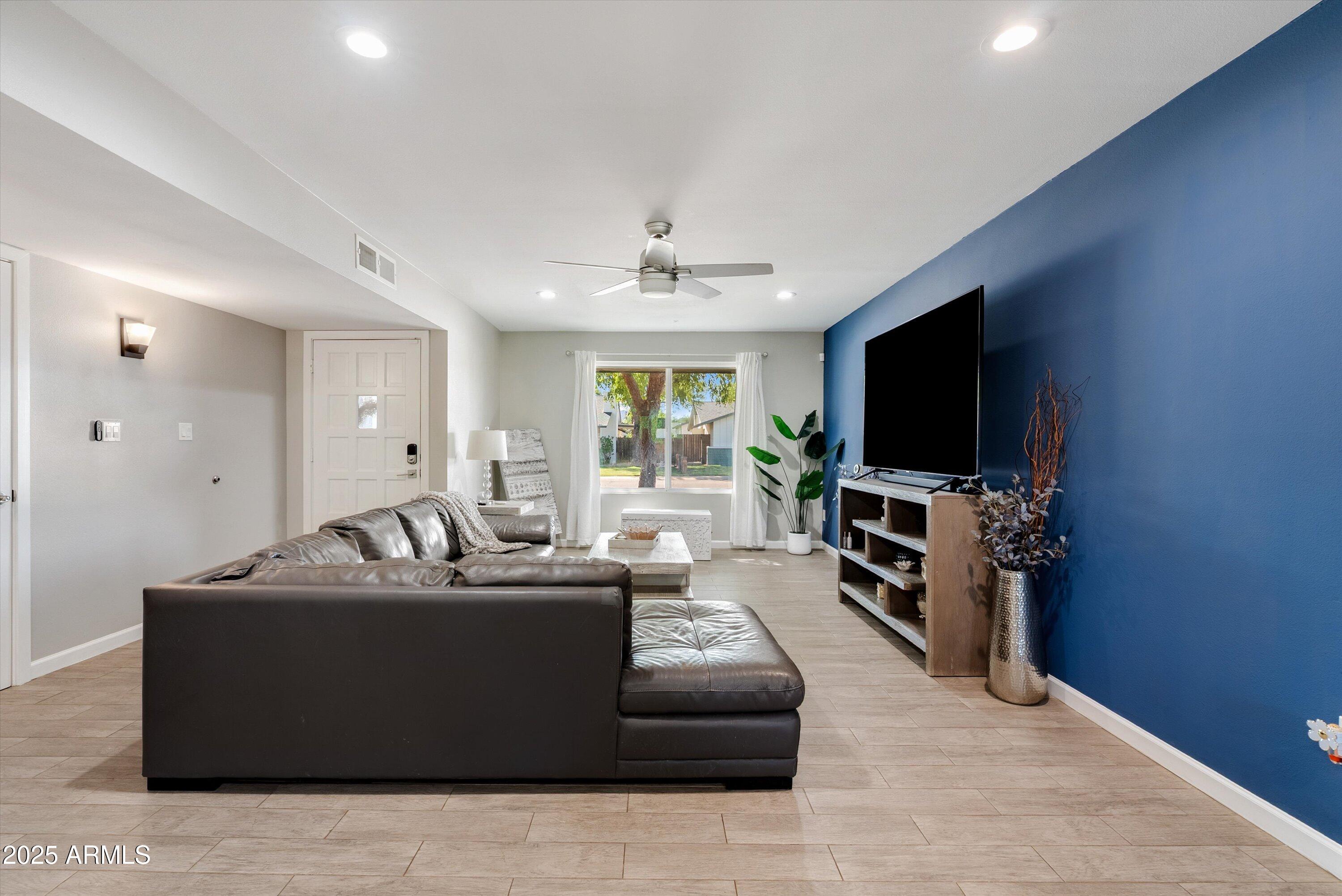 3052 E LUPINE Avenue