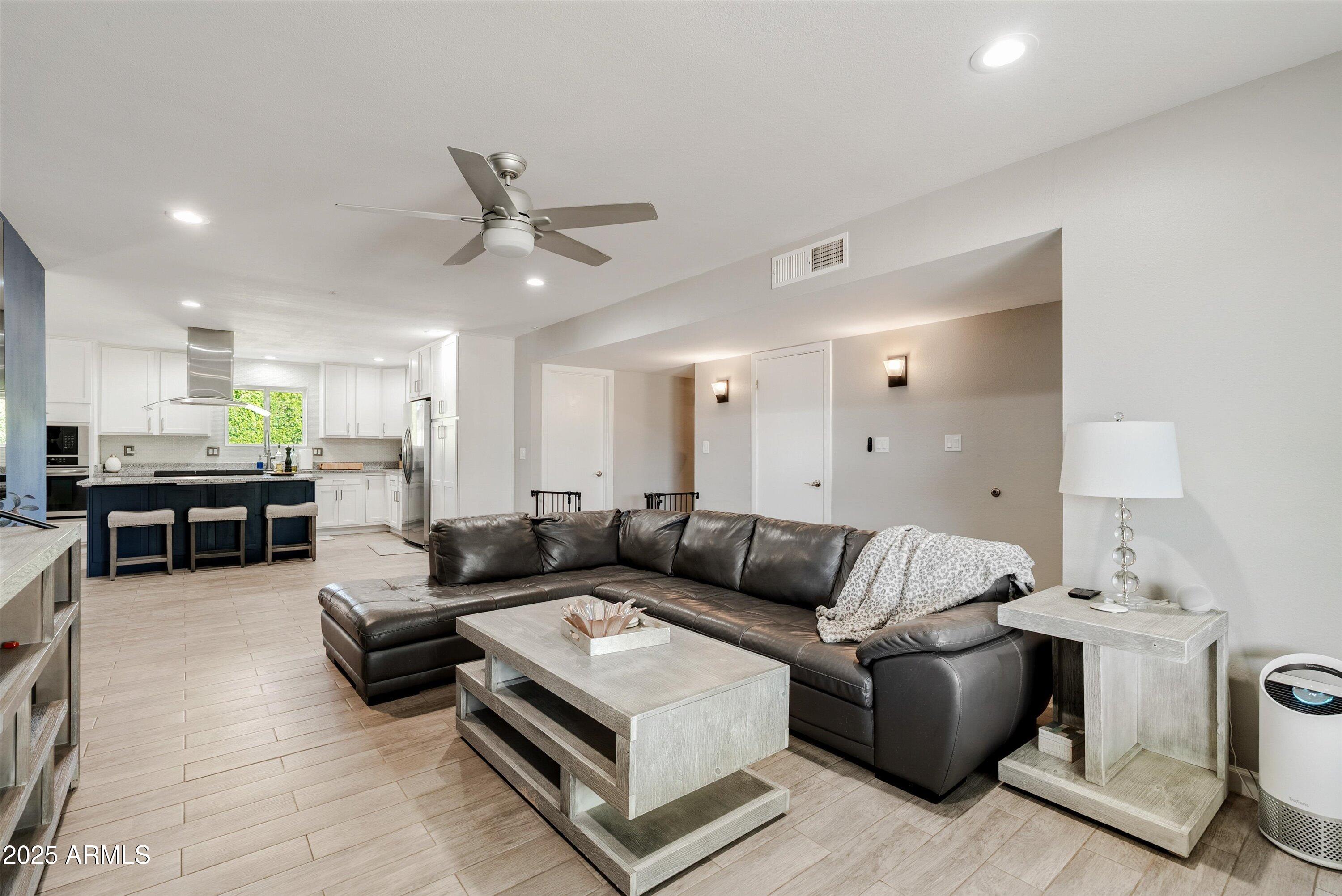 3052 E LUPINE Avenue