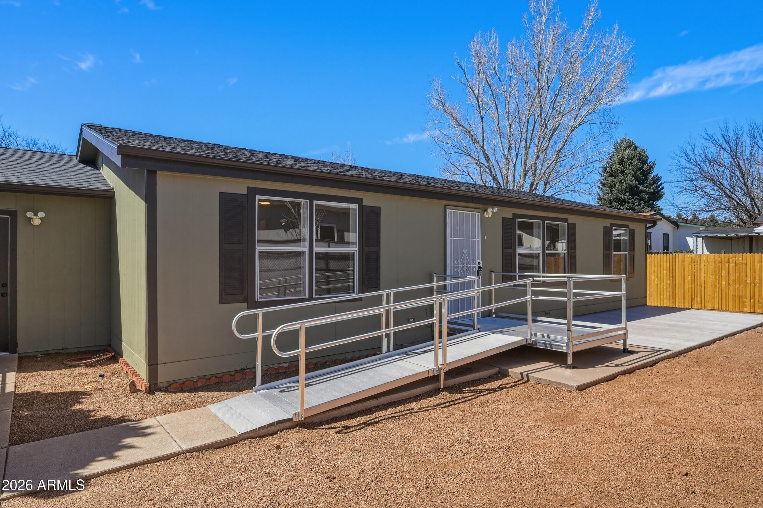 312 E CEDAR MILL Road