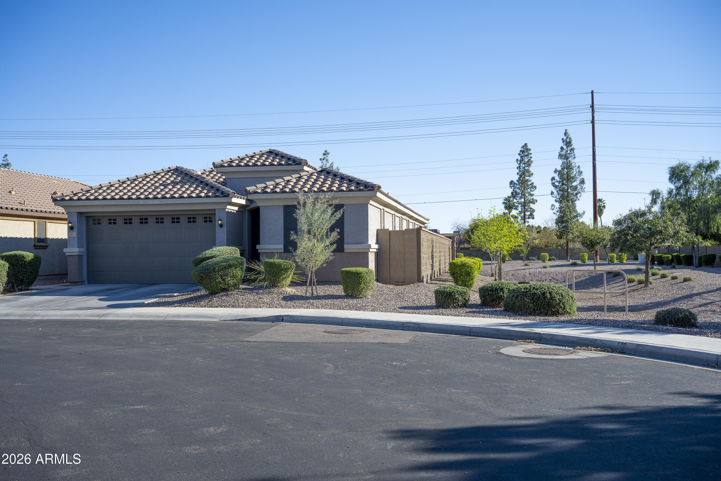 5011 E Greenway Street