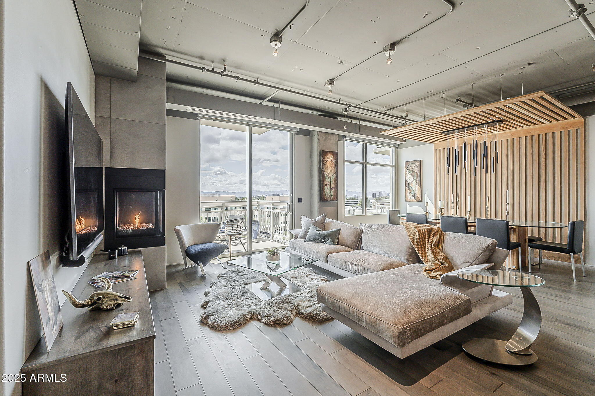 2211 E CAMELBACK Road 605