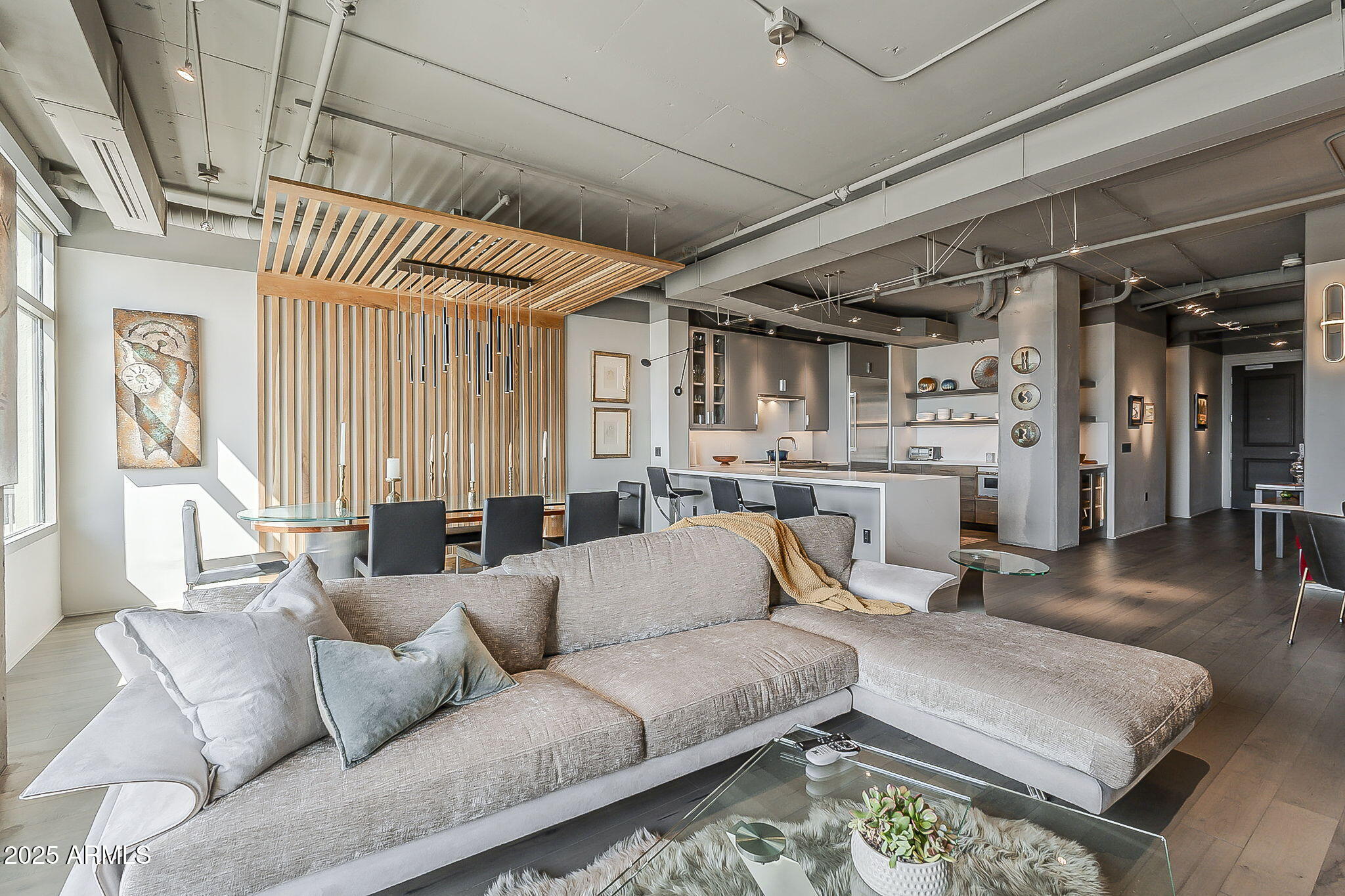 2211 E CAMELBACK Road 605