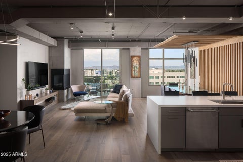 Photo of 2211 E Camelback Road #605, Phoenix, AZ 85016 (MLS # 6997790)