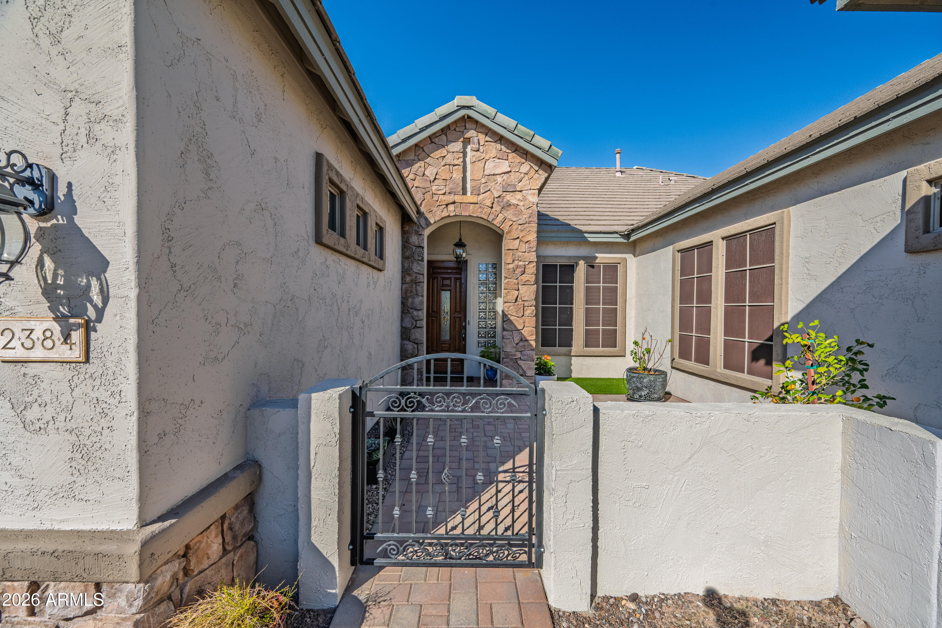 2384 E GRAND CANYON Drive