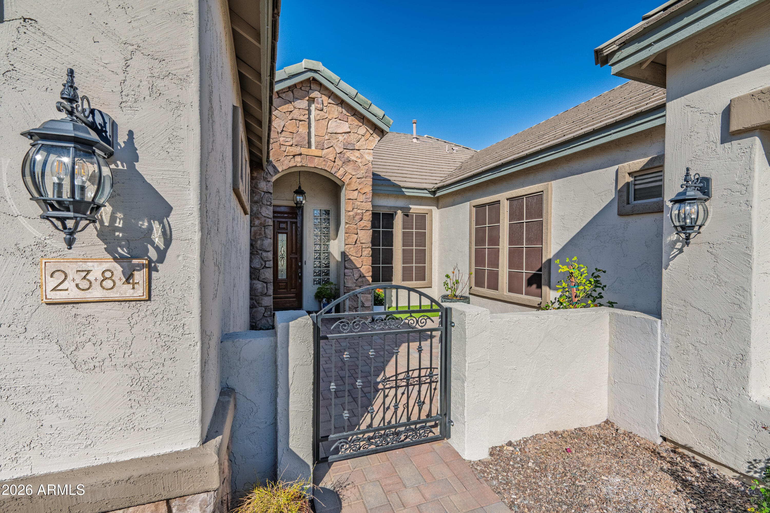 2384 E GRAND CANYON Drive