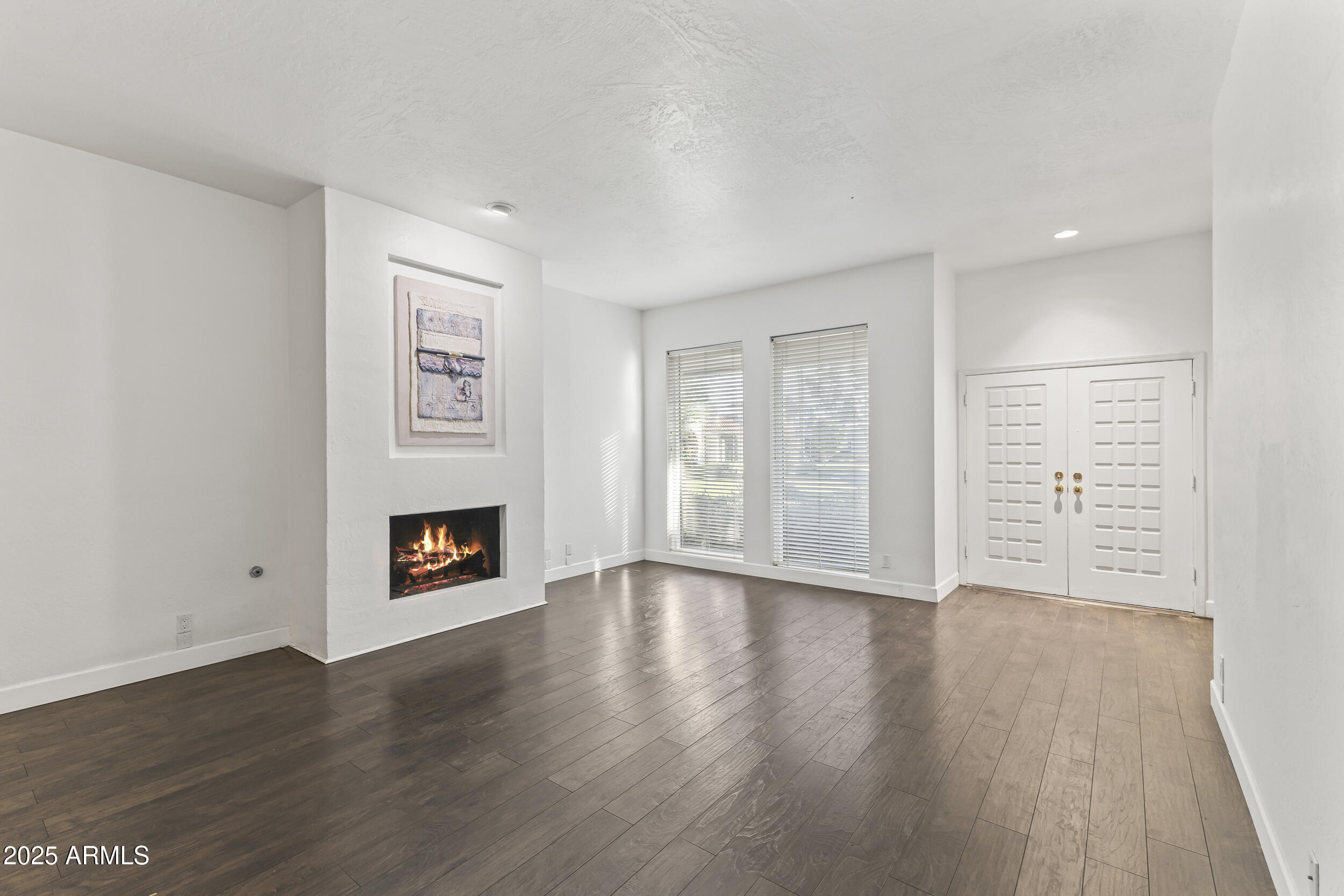 7161 E MCDONALD Drive