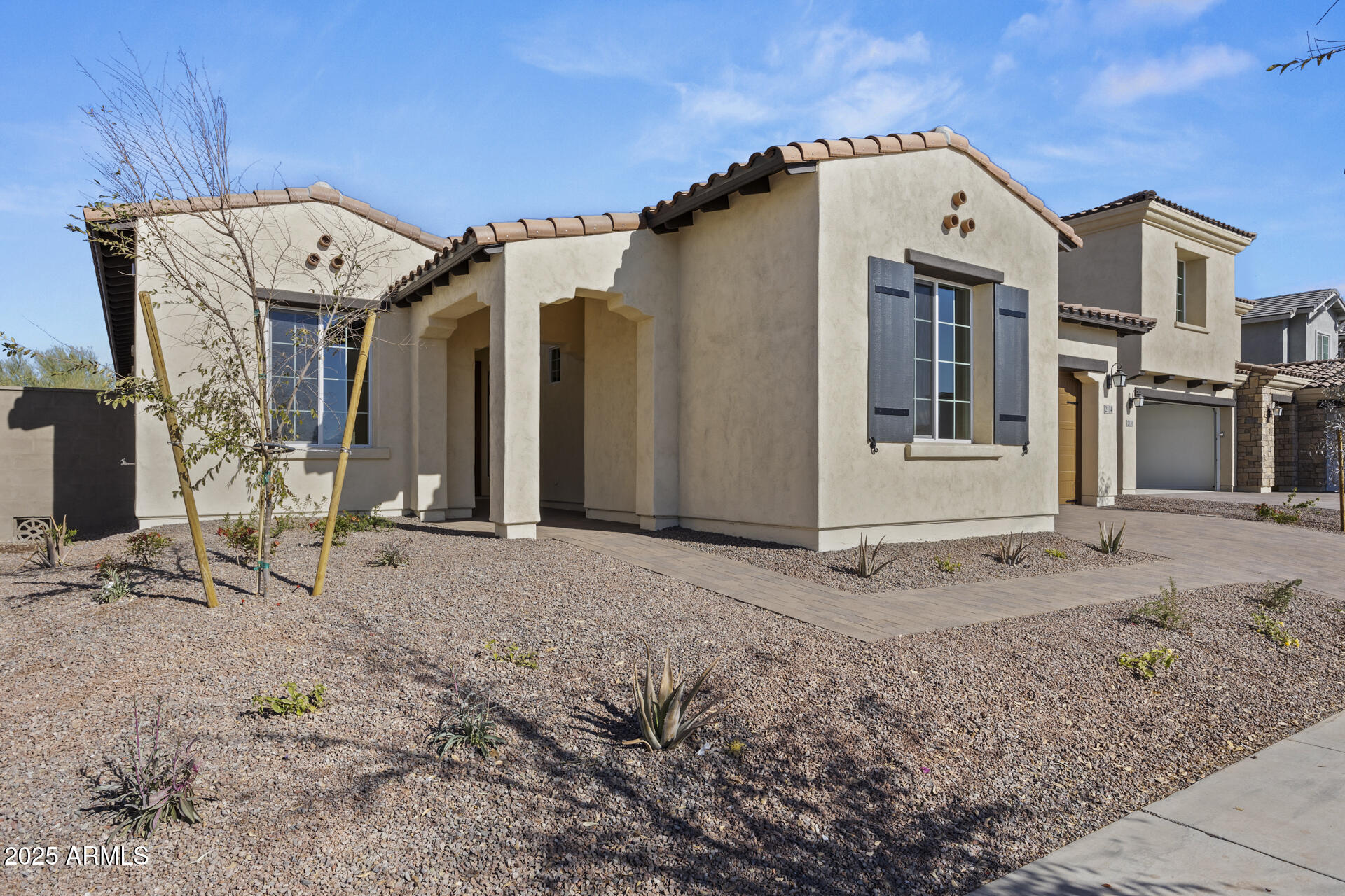 2134 W ROWEL Road