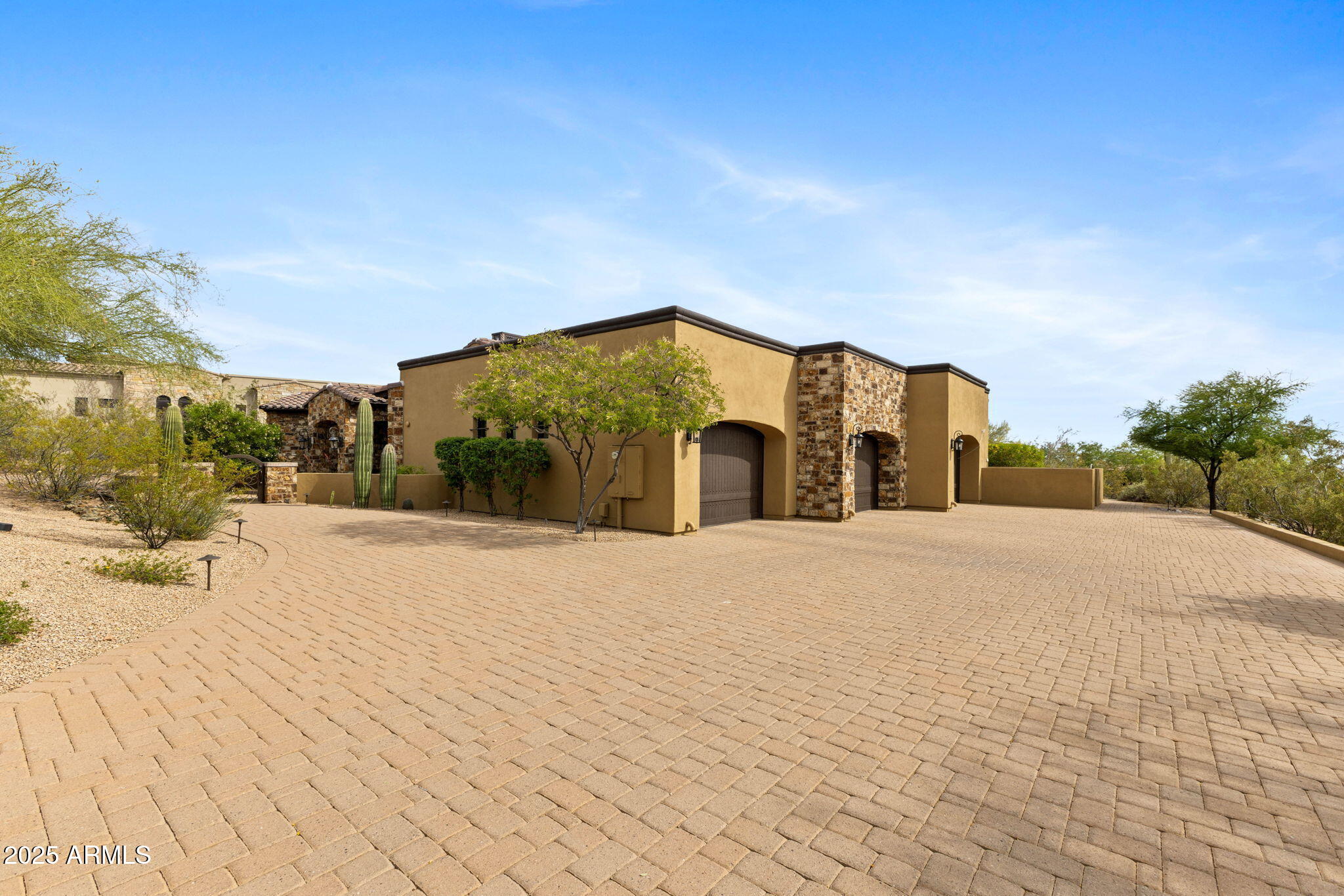 3553 N CRYSTAL PEAK Circle