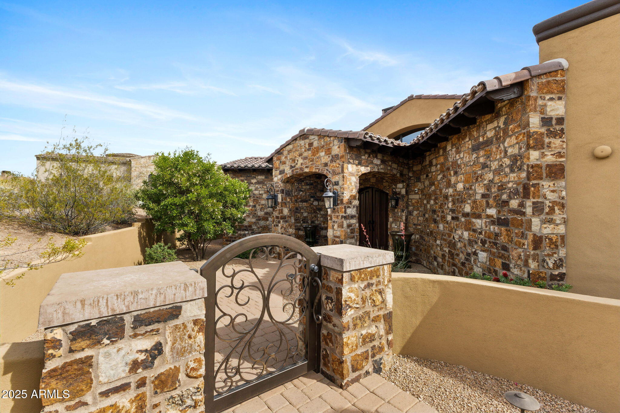 3553 N CRYSTAL PEAK Circle