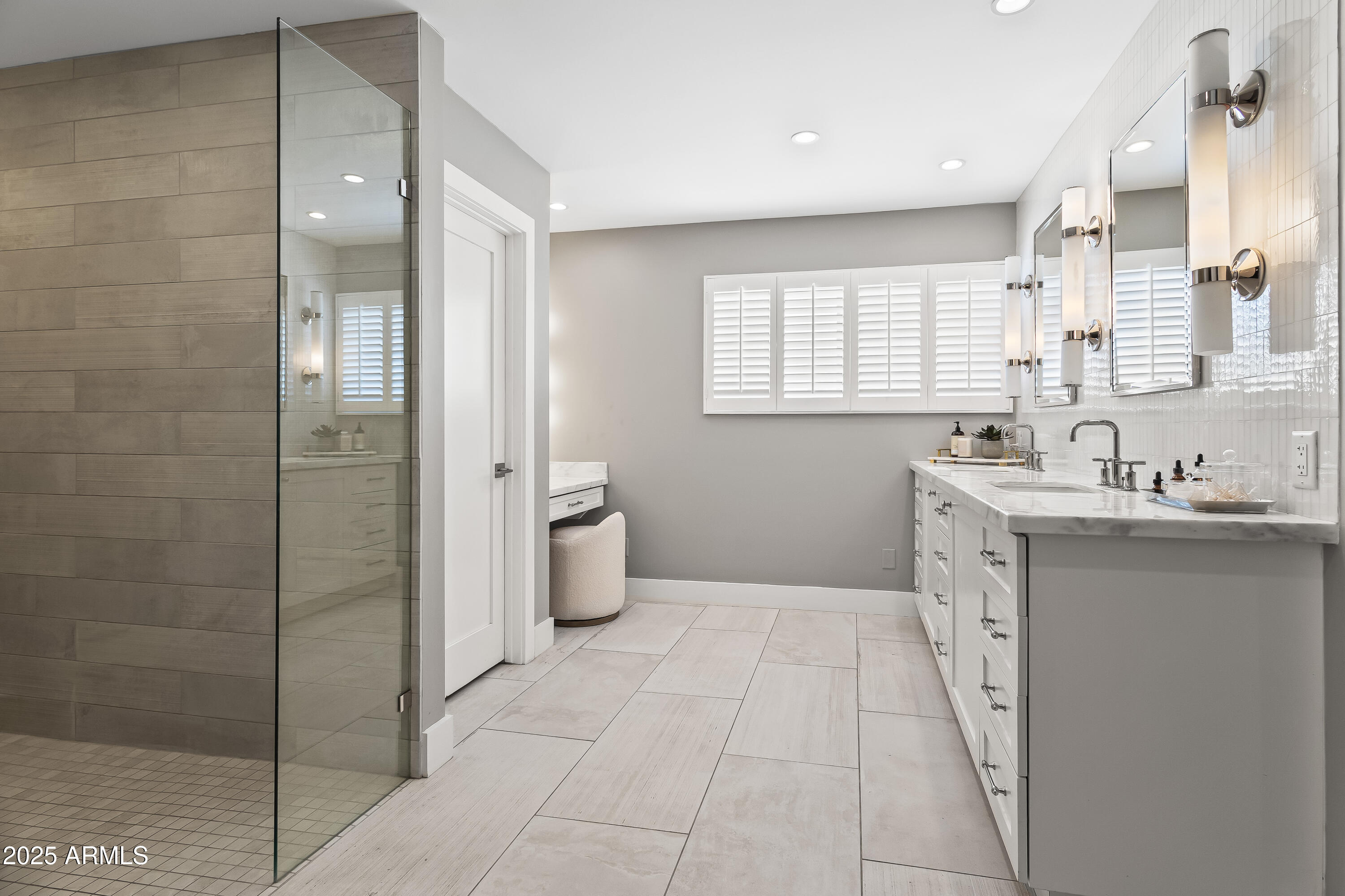 CAMELBACK EAST - Residential