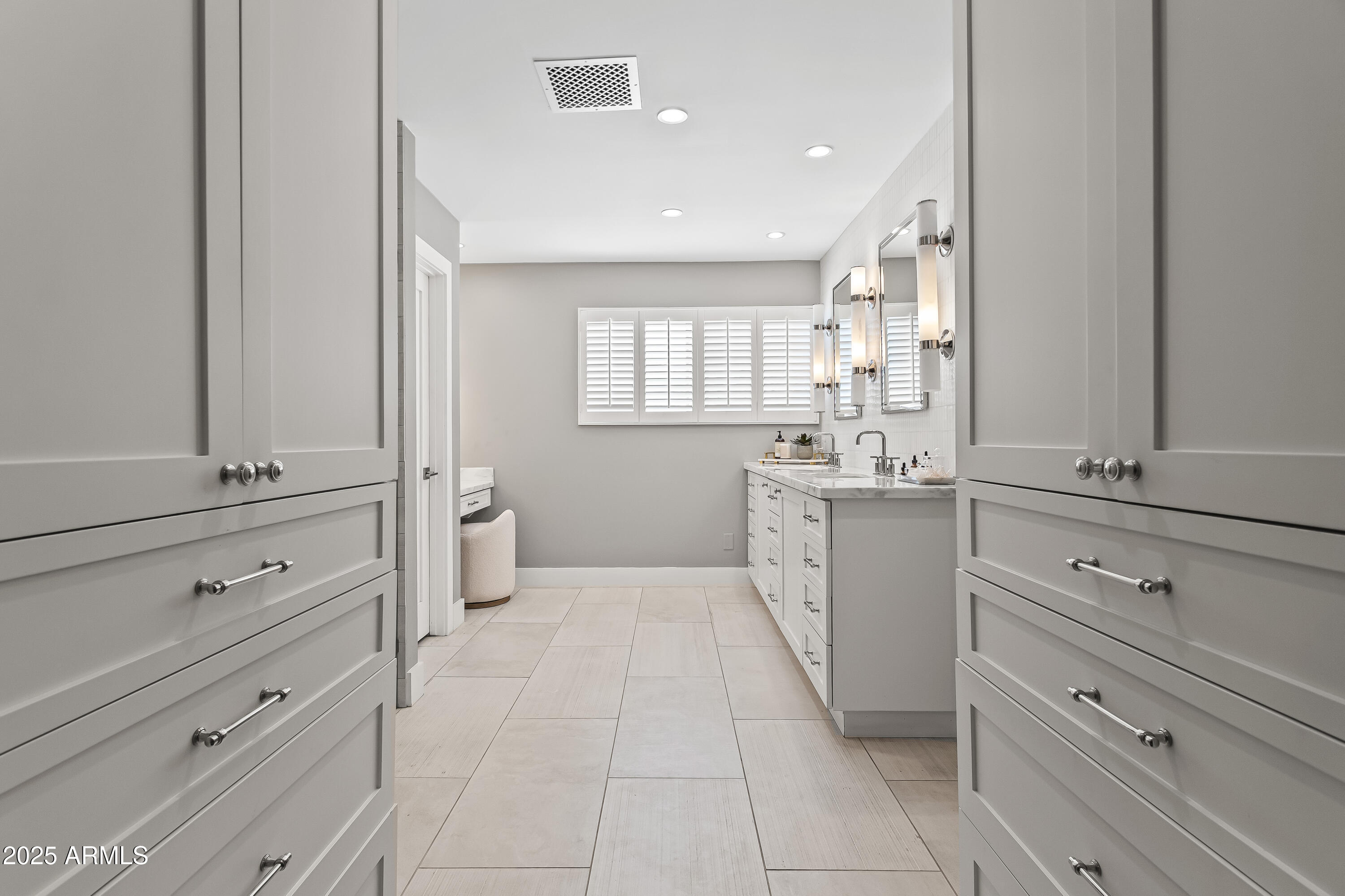 CAMELBACK EAST - Residential