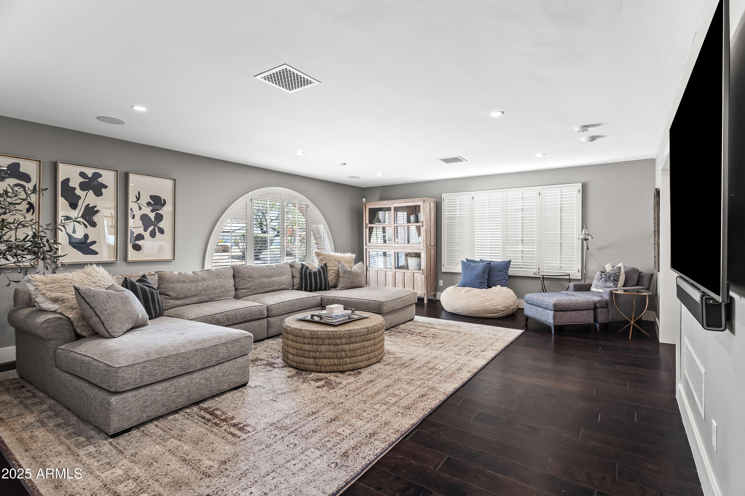 CAMELBACK EAST - Residential