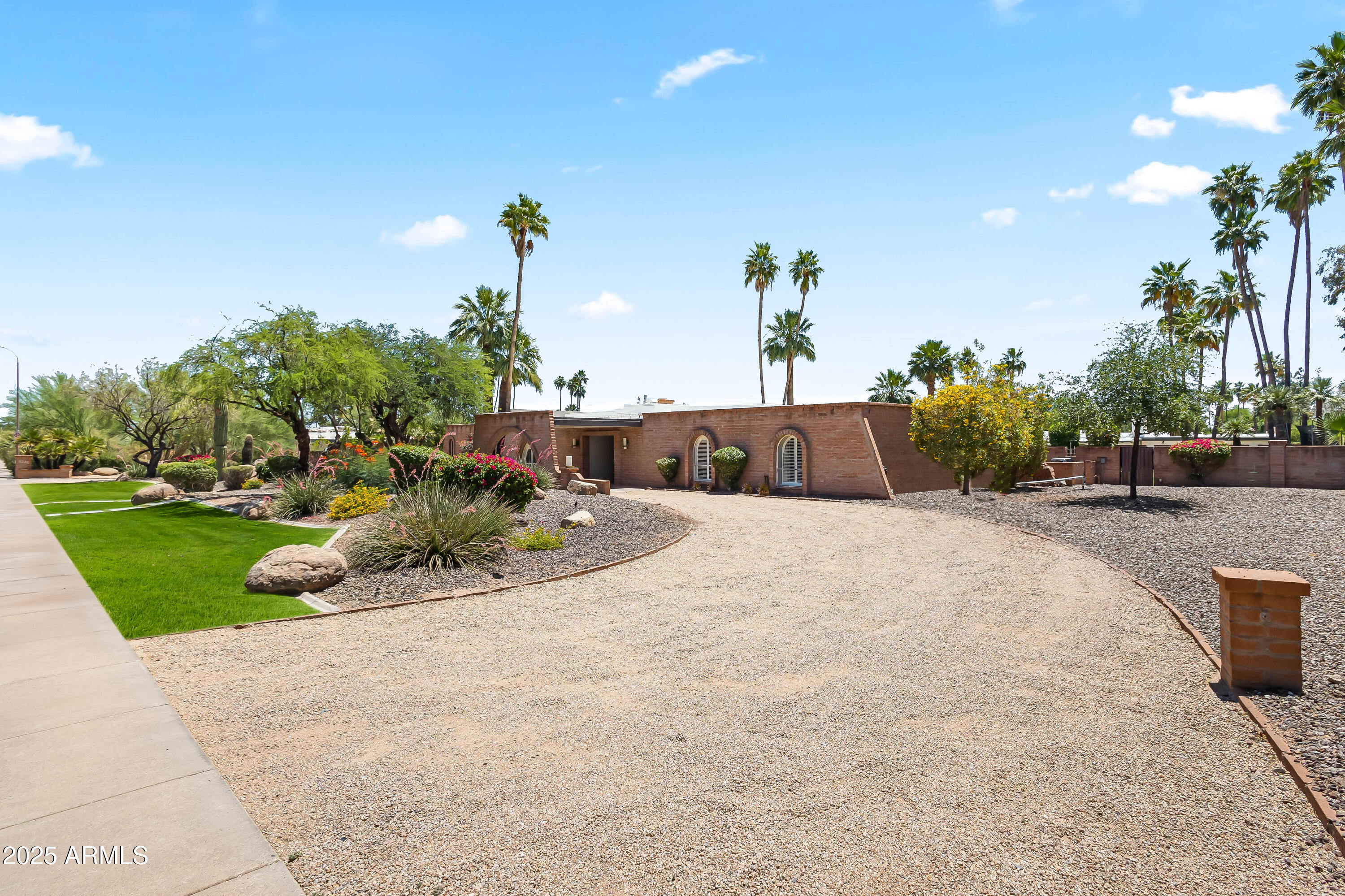 CAMELBACK EAST - Residential