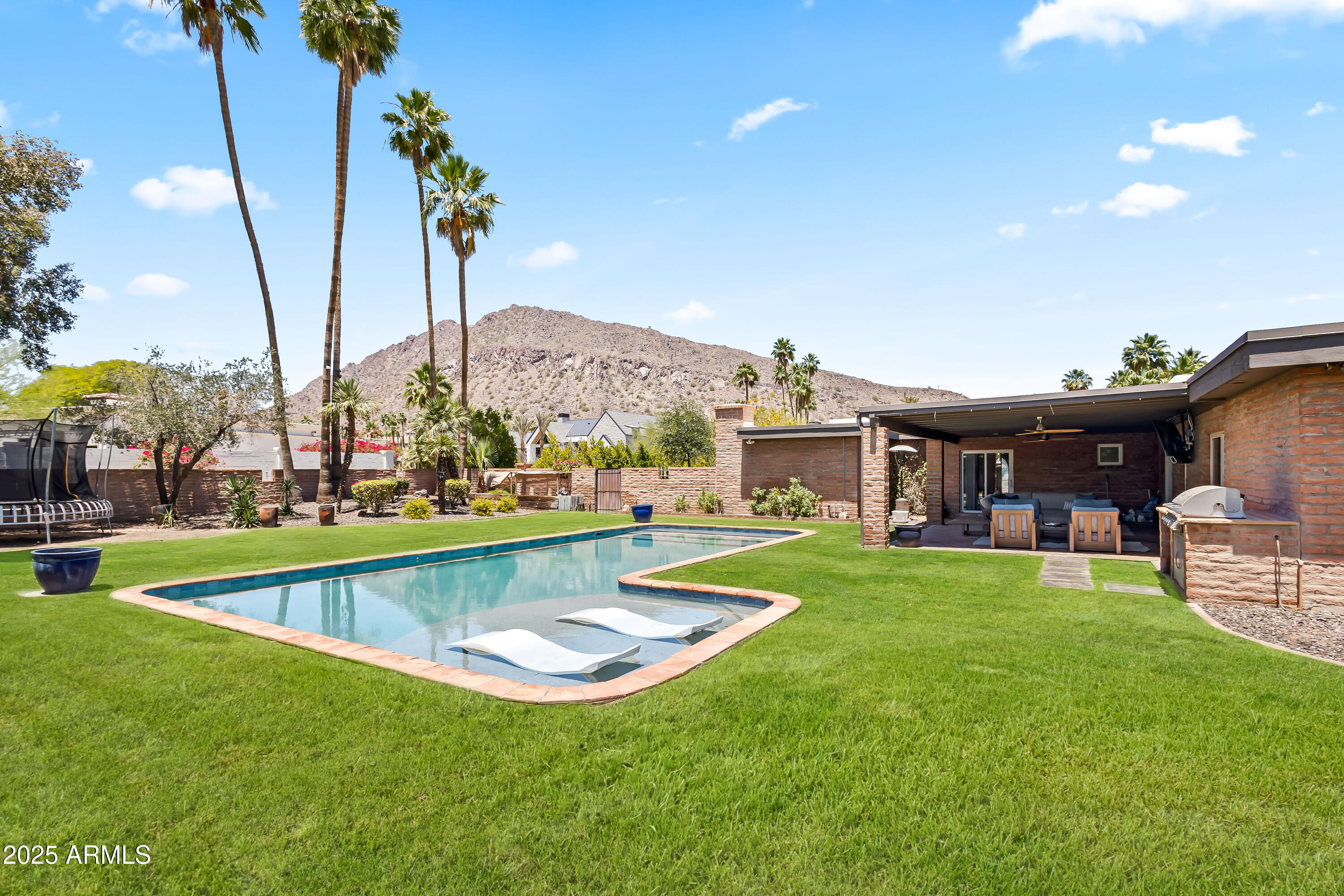 CAMELBACK EAST - Residential