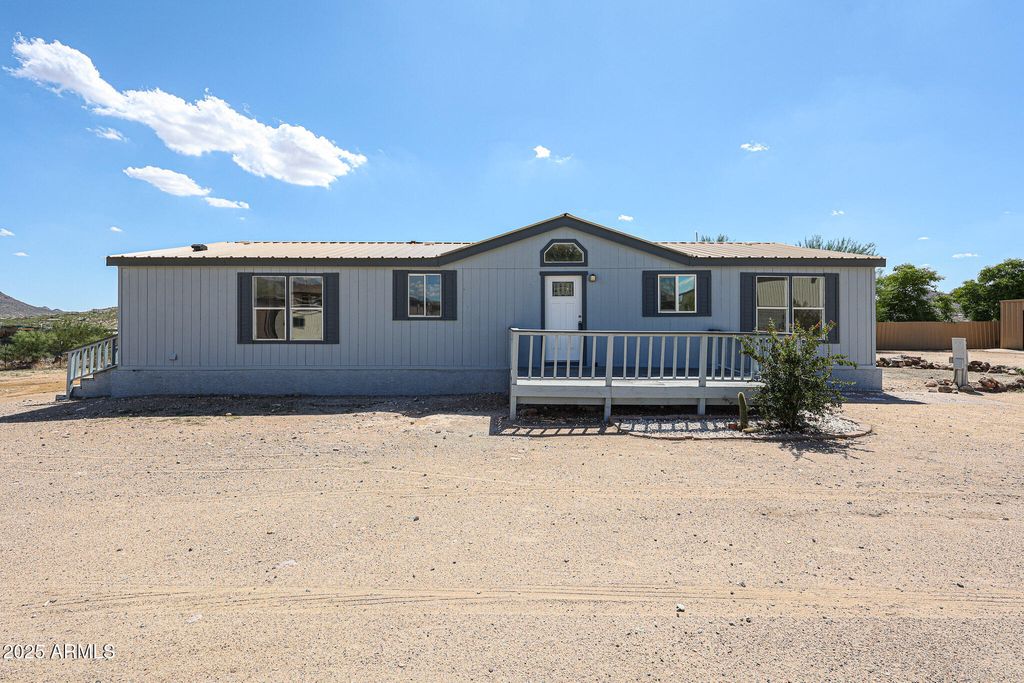 Photo of 105 E Sabrosa Drive, New River, AZ 85087 (MLS # 6918580)