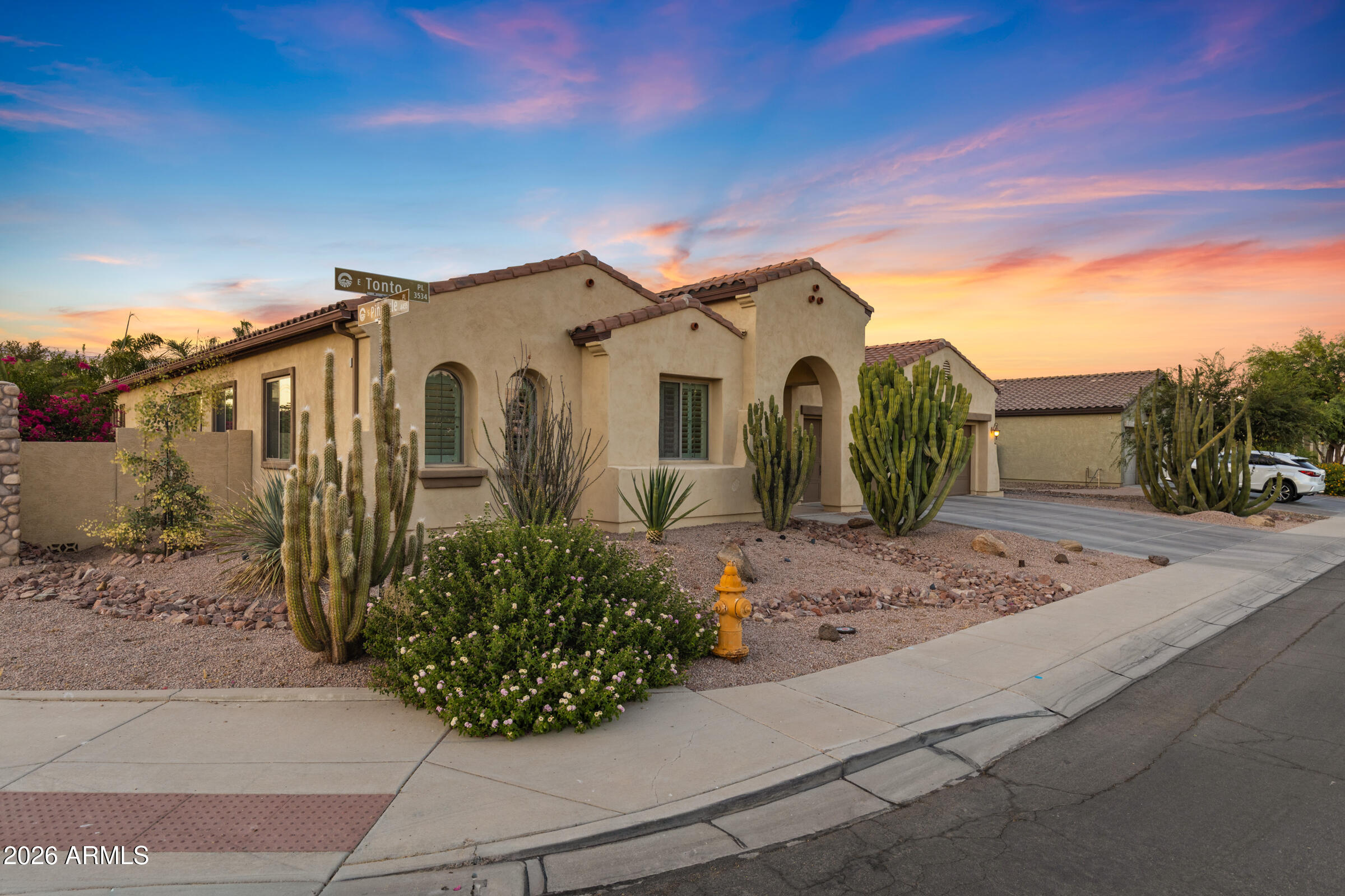 3534 E TONTO Place