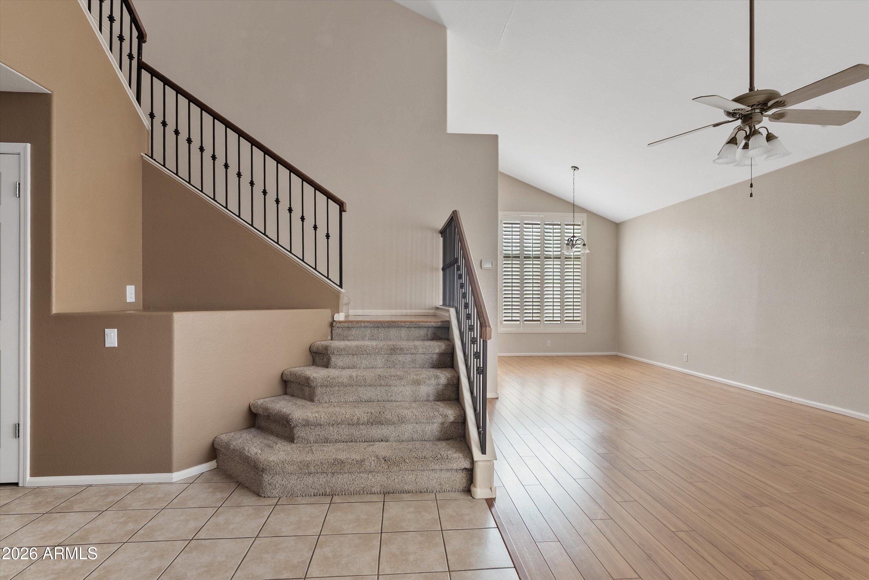 1048 W ELGIN Street